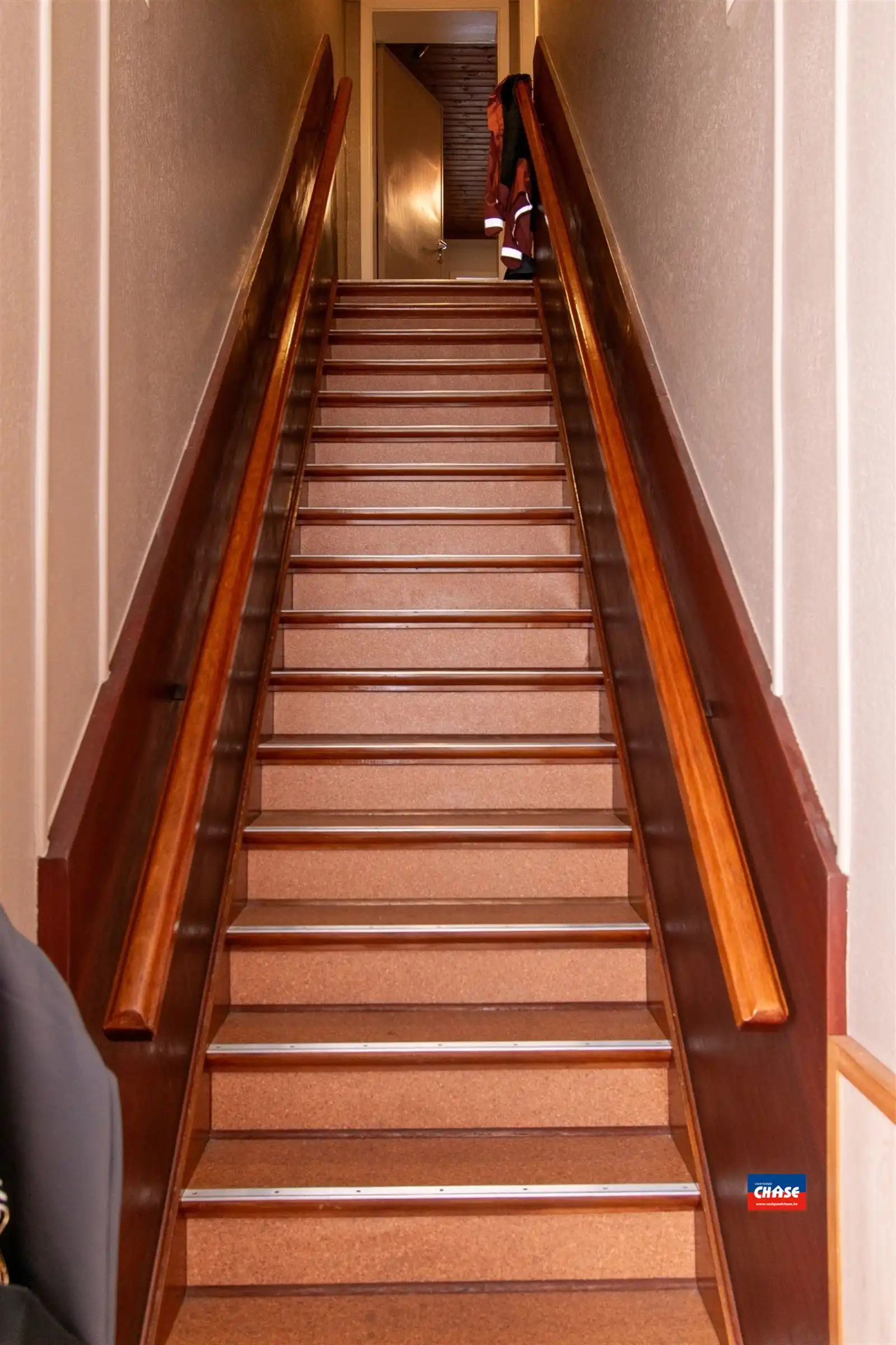 Magazijn / atelier met woonst en tuin foto 8