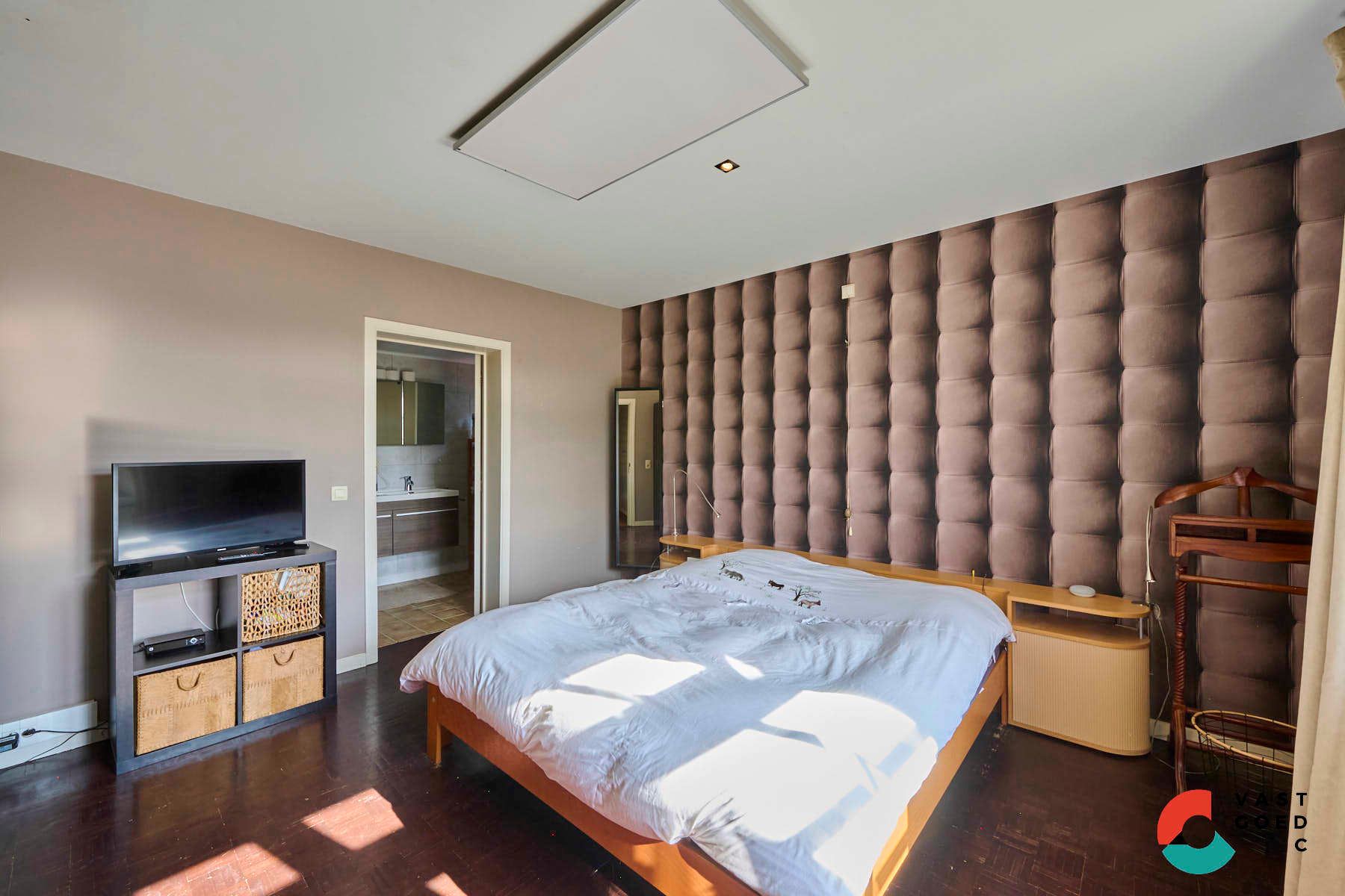 Rustig gelegen karaktervolle hoeve met zicht op de weilanden foto 14