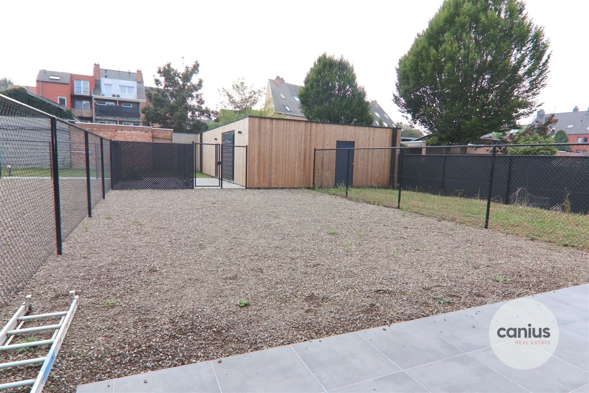 GESCHILDERD NIEUWBOUWAPP. IN HARTJE HASSELT MET 3 SLKS + TERRAS, TUIN & PARKING foto 6