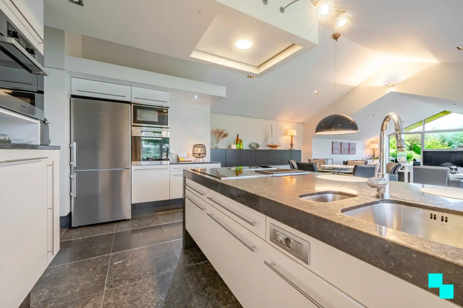 Prachtige gelijkvloerse woning op 6.036m² met verzichten in Kachtem foto 12