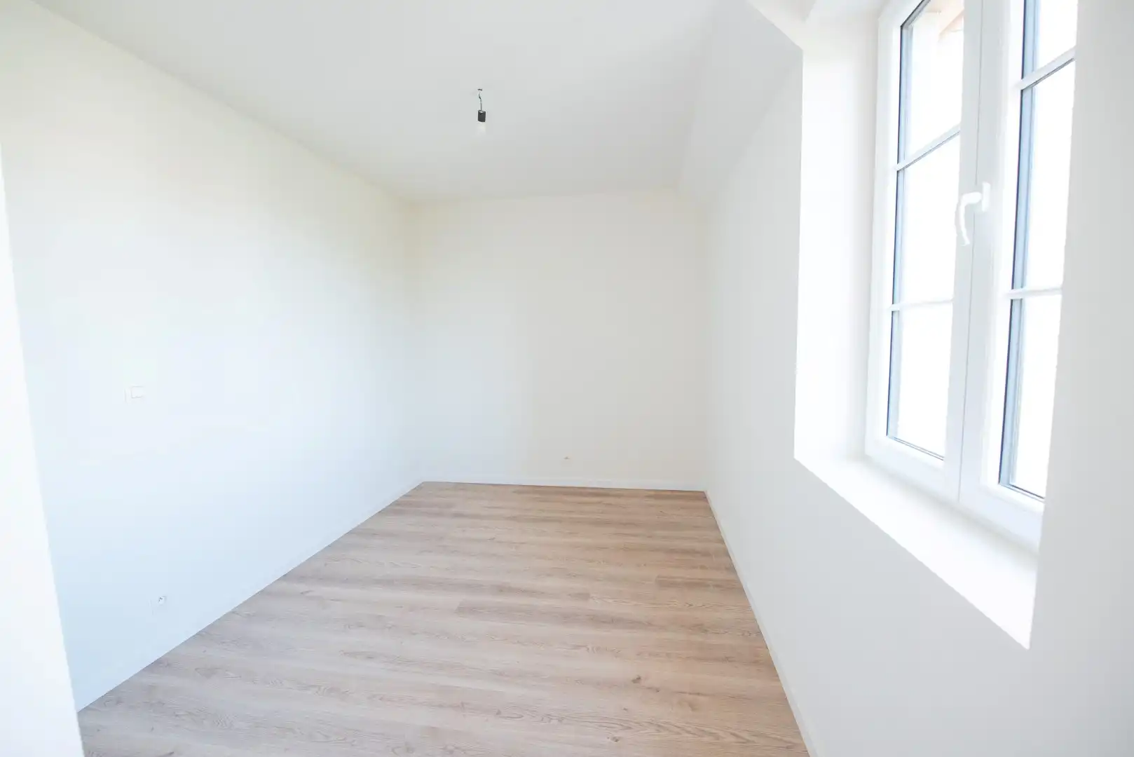 Topper!! Stijlvolle & energiezuinige nieuwbouwwoning met 4 slaapkamers in Waregem - KIJKWONING foto 13