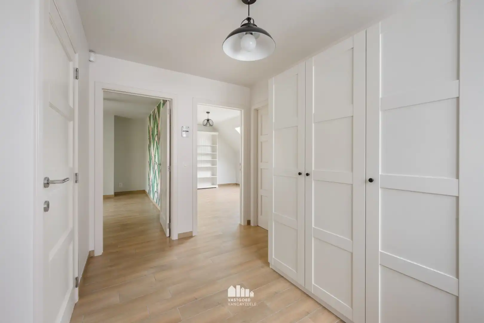 Instapklare, energiezuinige woning met tuin en dubbele garage in hartje Voormezele foto 18