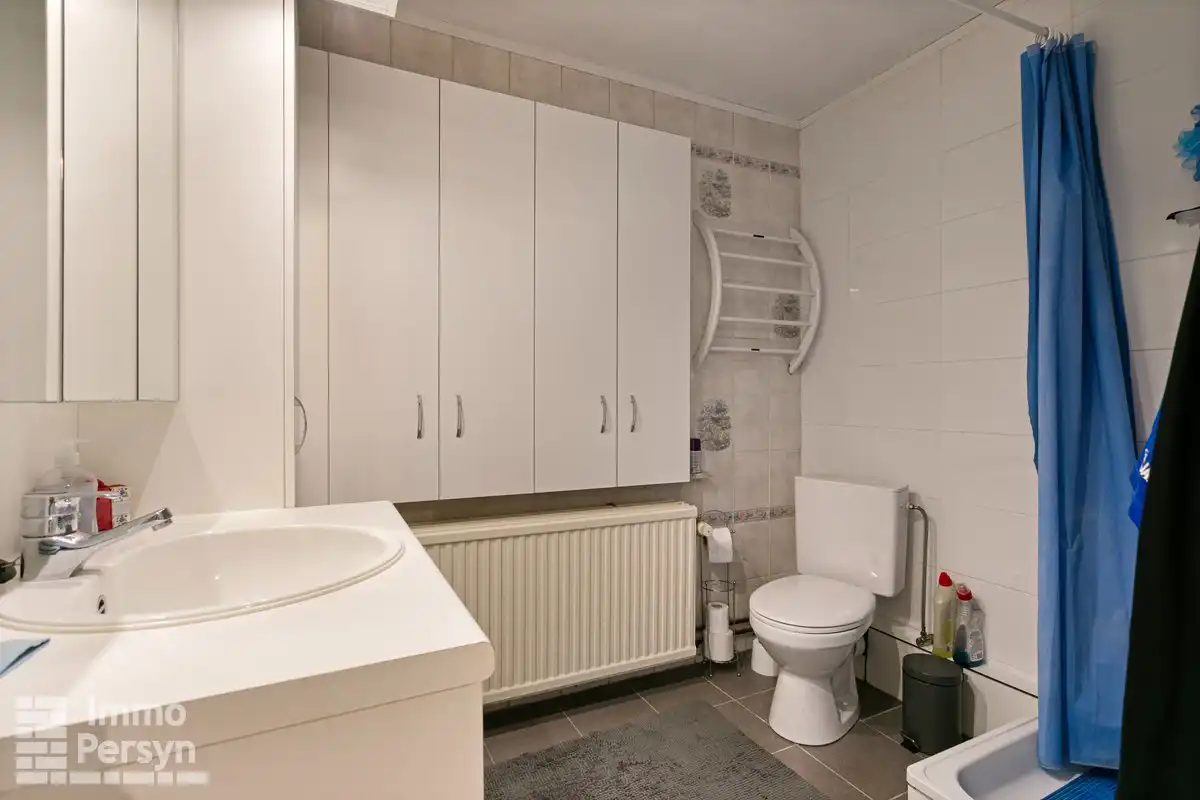 Commercieel pand (inclusief handelsfonds) met instapklaar appartement en achterliggend perceel foto 17