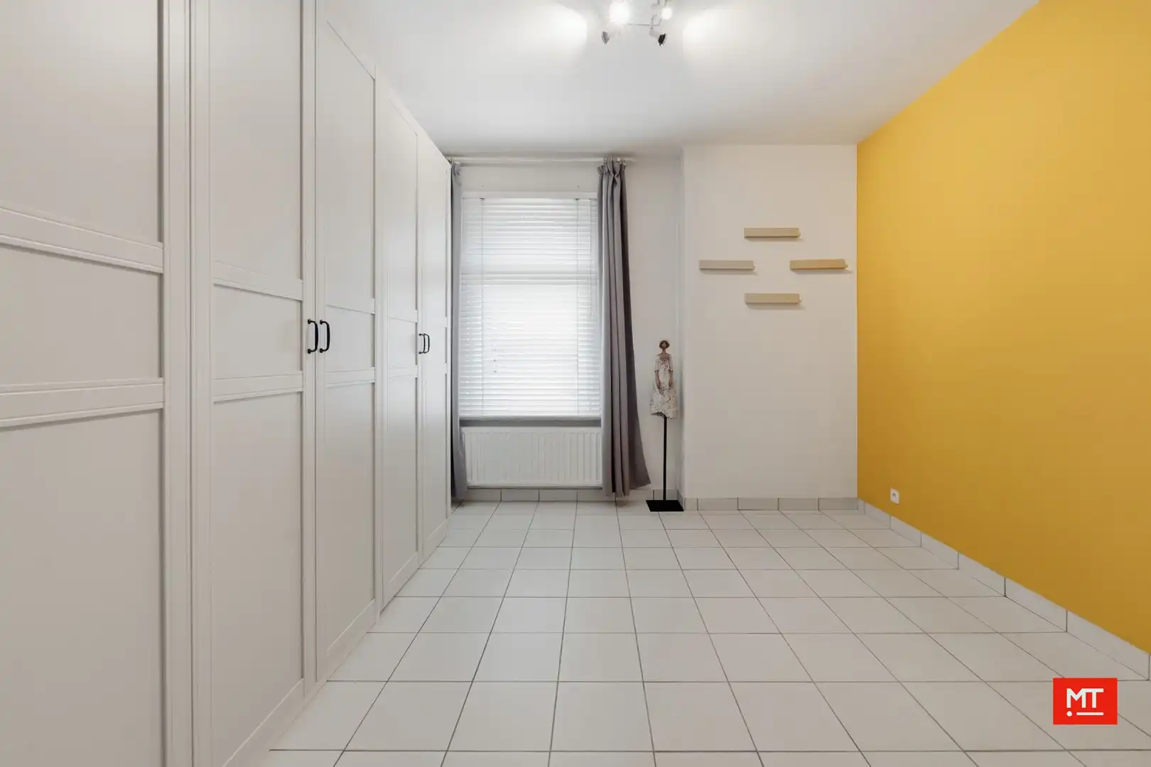 Gelijkvloers twee-slaapkamerappartement met garage te koop in het centrum van Langemark foto 7