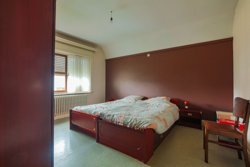 Lichtrijke, te moderniseren woning op 480m² op een steenworp van de Gavers... foto 9