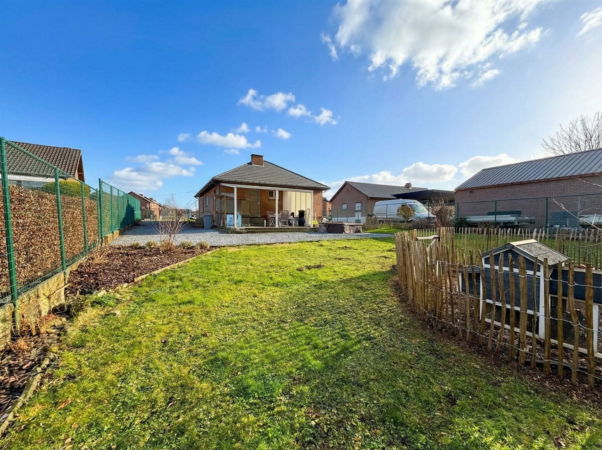 Comfortabele gelijkvloerse woning in Dilsen-Stokkem met tuin, garage en uitbreidingsmogelijkheden, ideaal voor wie rustig en praktisch wil wonen. foto 3