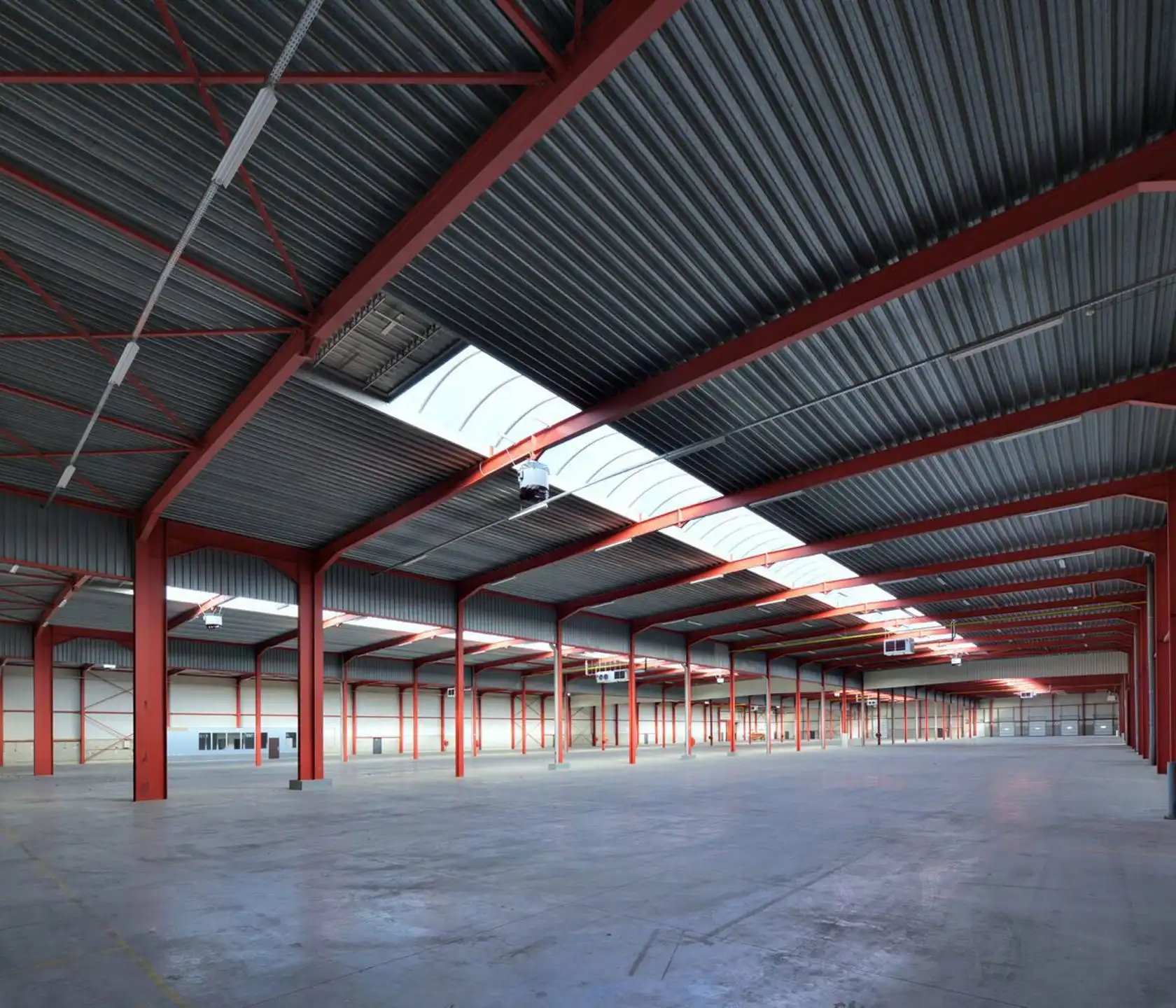 Uitstekend gelegen logistiek van 17.247 m² vlakbij de N16  foto 2