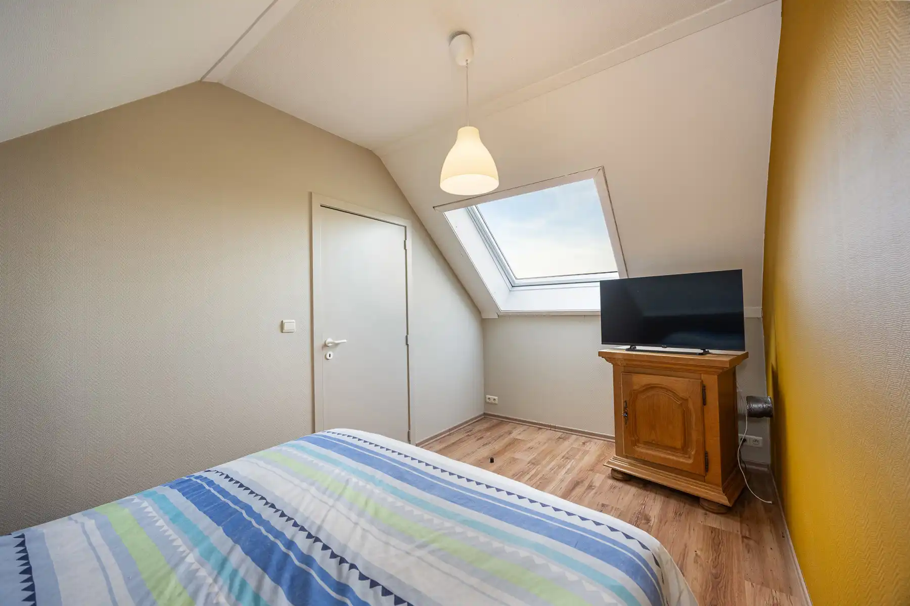 Gerenoveerde vrijstaande woning met 3 slaapkamers op een unieke locatie in Merksplas. foto 16