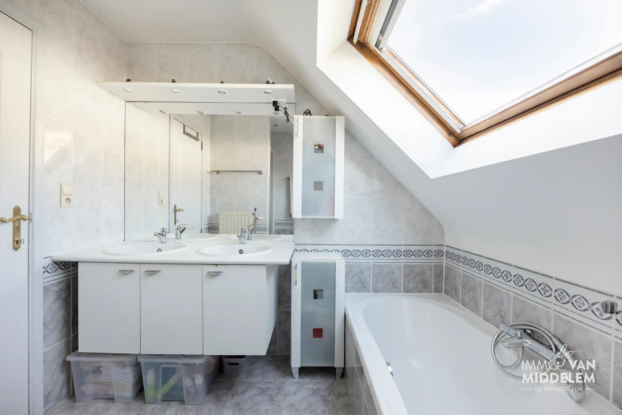 ENERGIEZUINIGE WONING MET 3 SLK, TUIN EN HOBBYRUIMTE/GARAGE foto 13