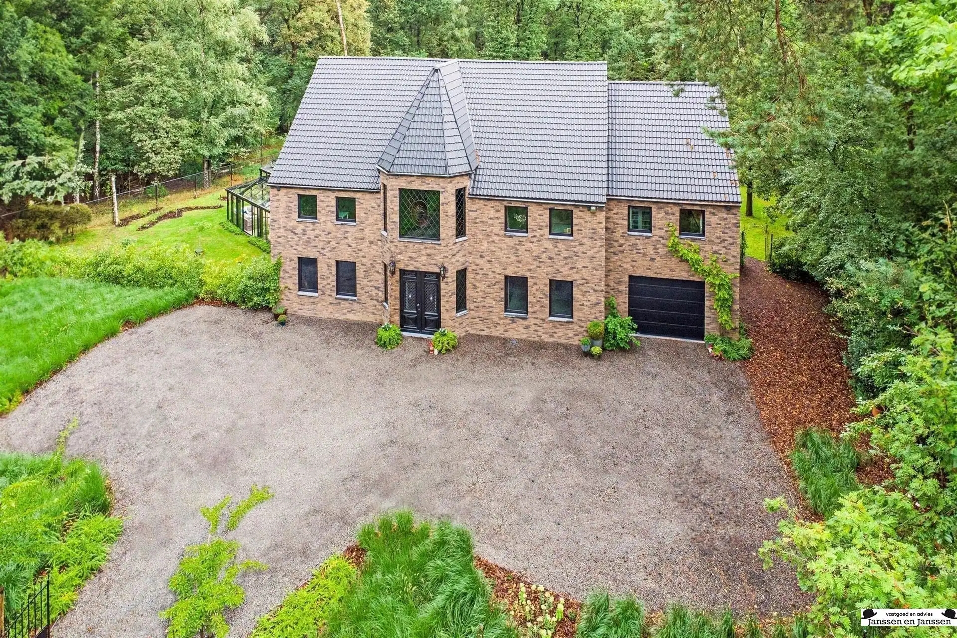 Zeldzame nieuwbouwwoning op een perceel van 40 are met imposante tuin in Kapellen  foto 2