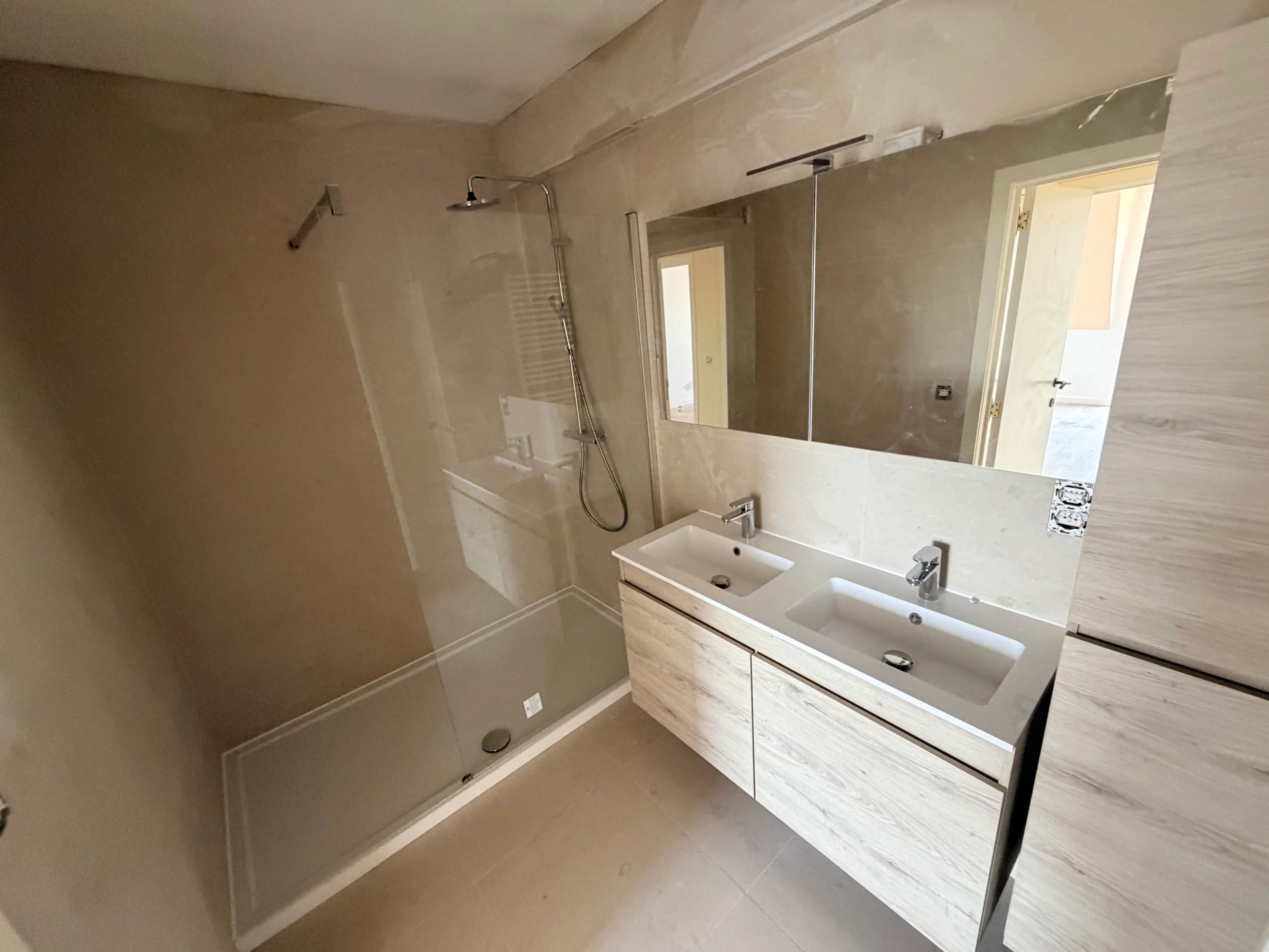 --- NIEUW --- Mooi gerenoveerd appartement (87m²) met 2 slaapkamers. foto 8