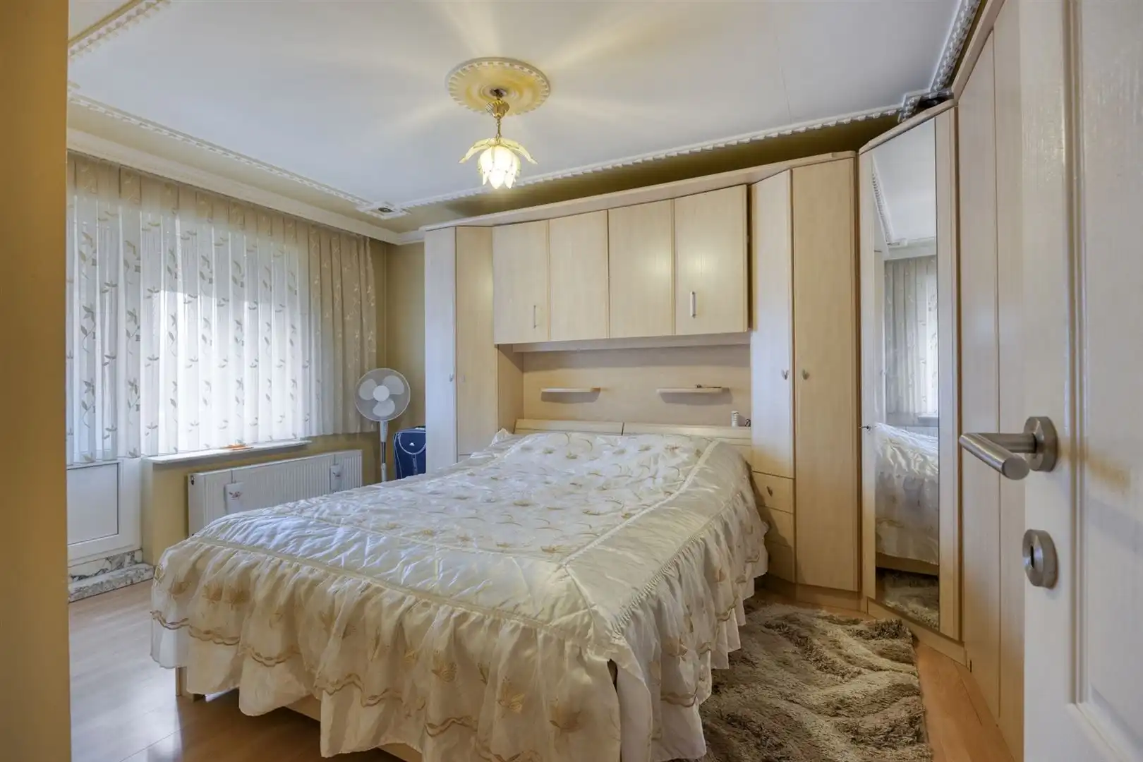 TE KOOP: Halfopen bebouwing met 3 slaapkamers te Heusden! foto 11