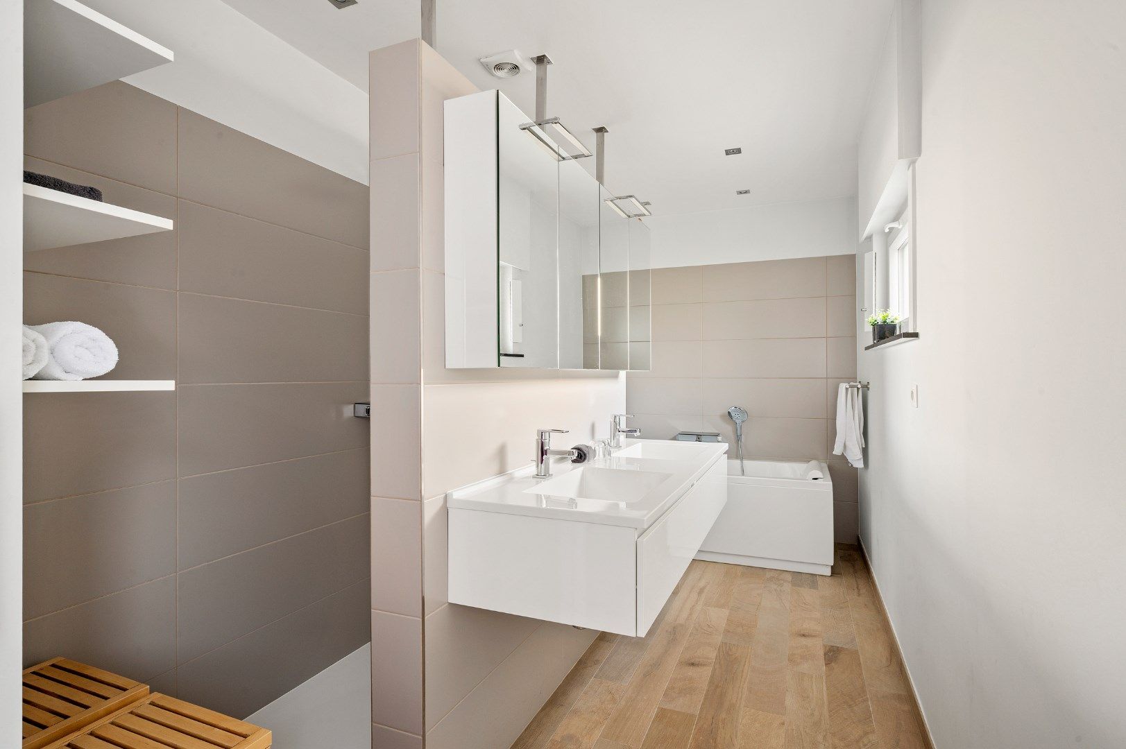 Uitstekend onderhouden villa te Ieper. Opp: 871m². foto 17