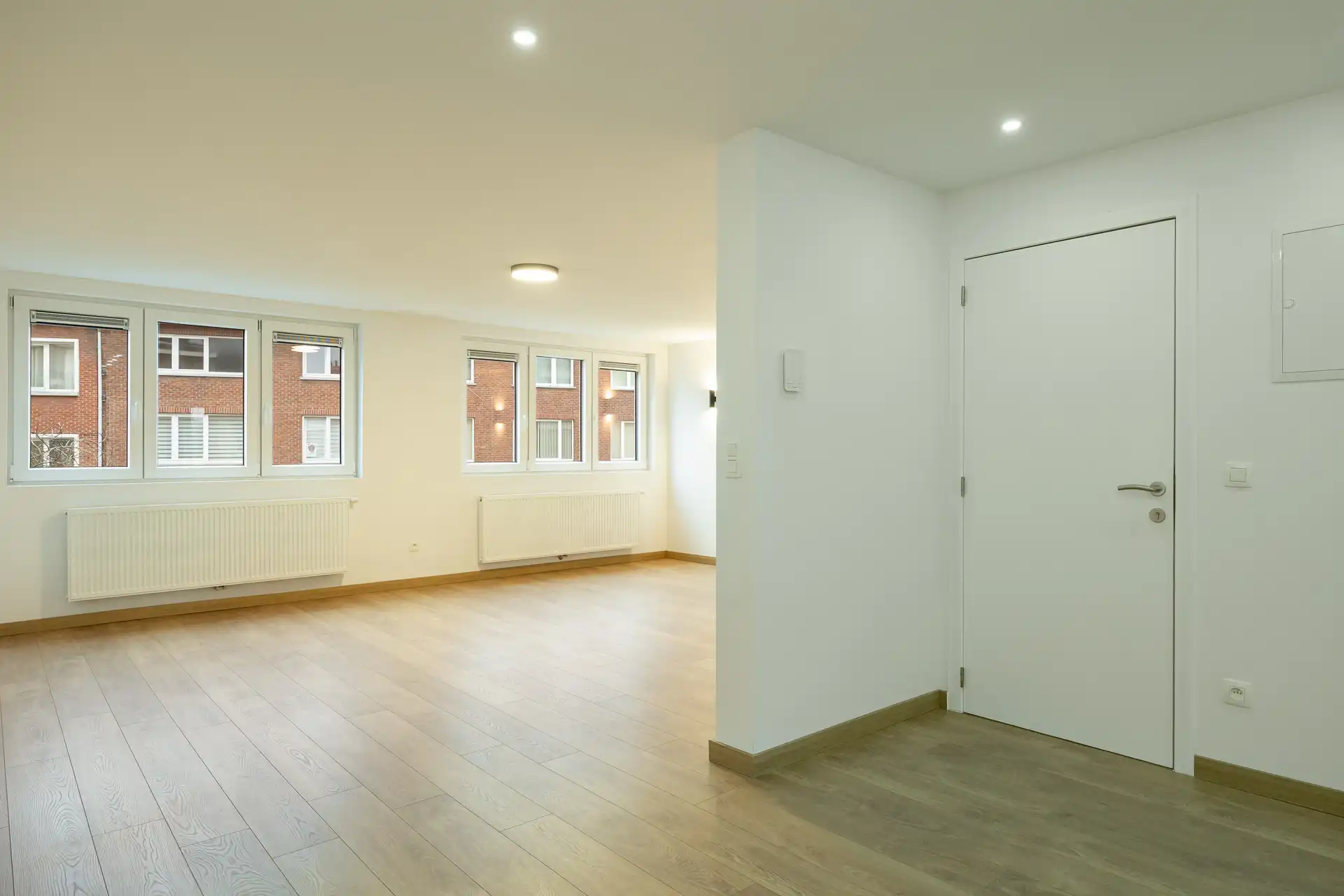 Gerenoveerd 2-slpk app. met groot terras. foto 5