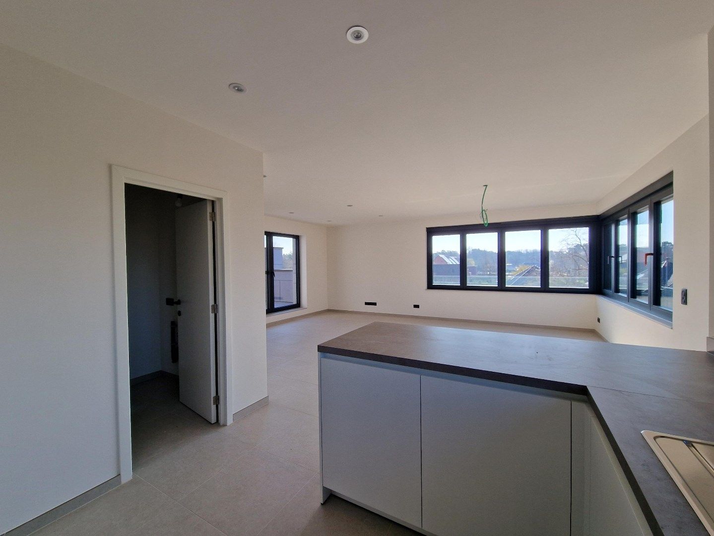 Zeer energiezuinig, lichtrijk en splinternieuw app met 2 slpks. foto 5