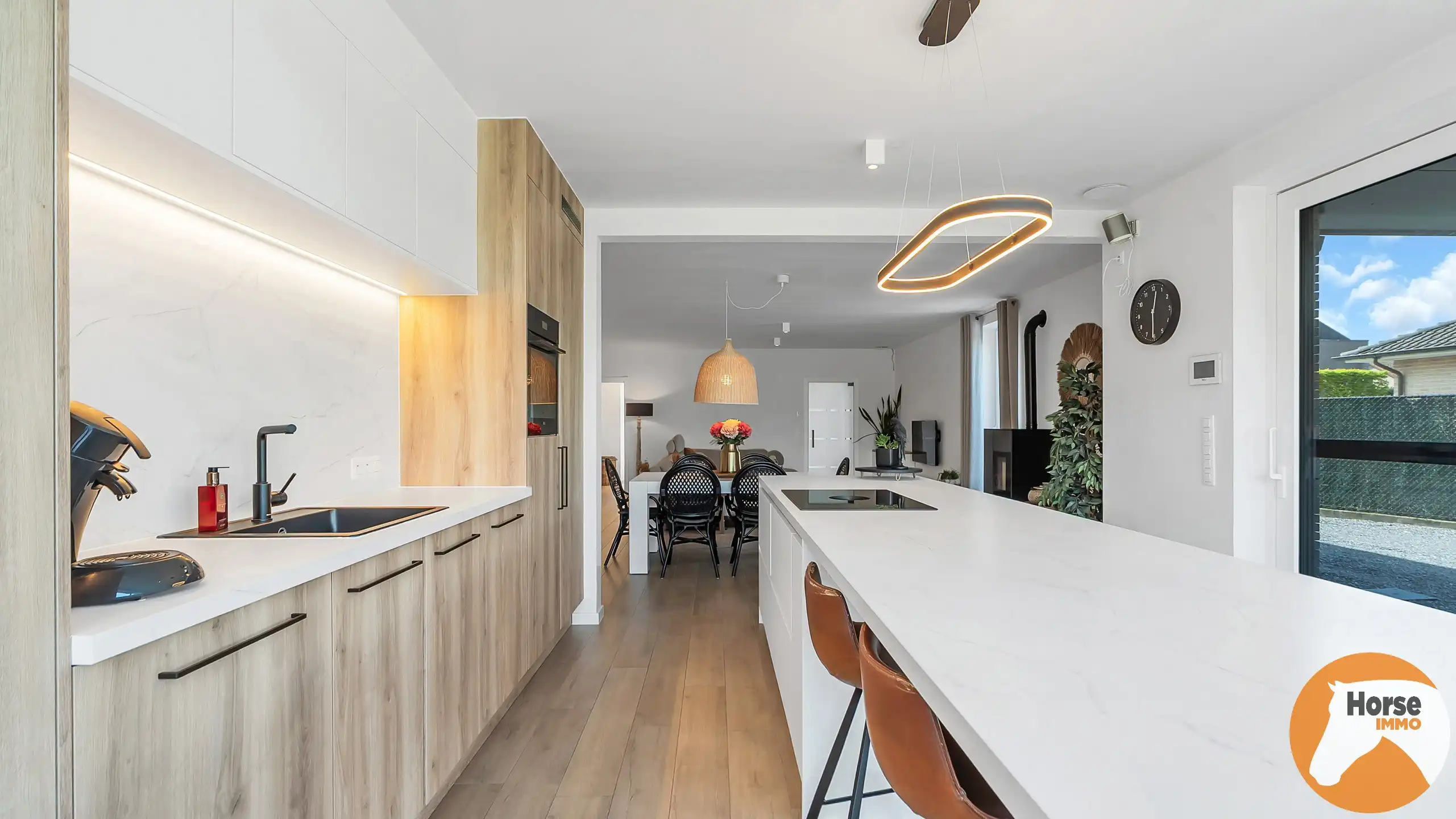 LAAKDAL-Moderne BEN-woning met paardenfaciliteit op 24,5are foto 10