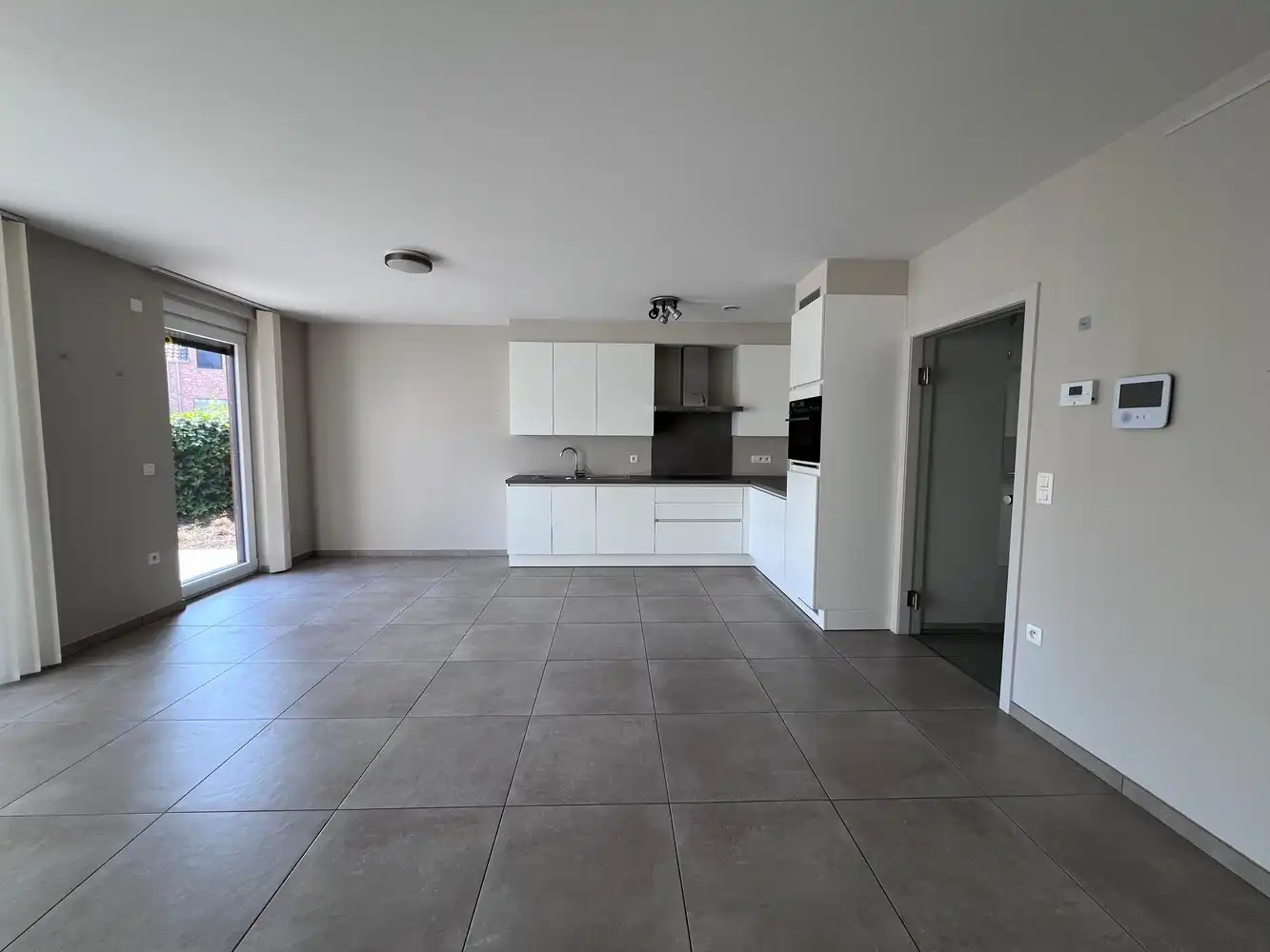 Instapklaar appartement/serviceflat met groot terras en gemeenschappelijke ontmoetingsruimte foto 3