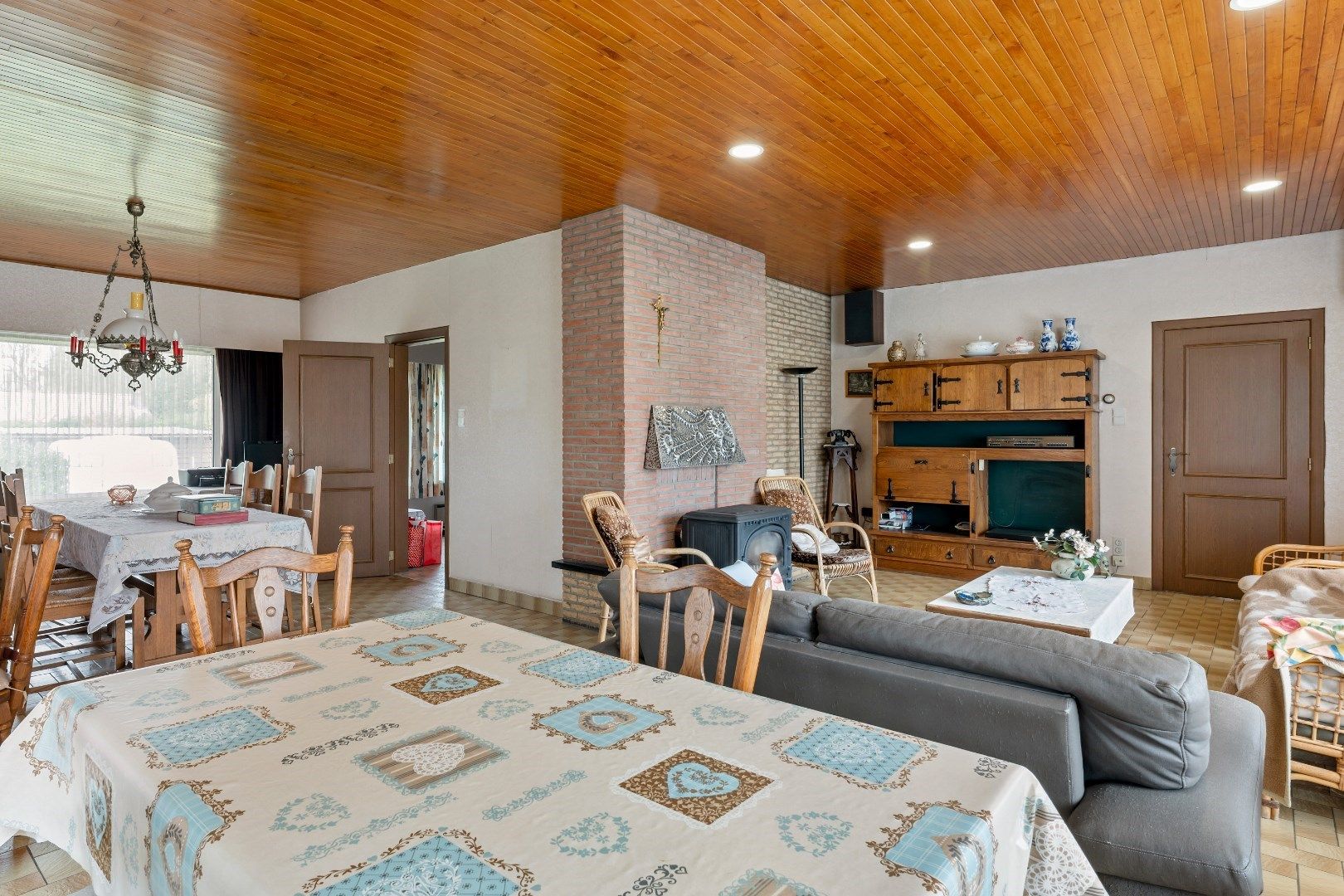 Woning met tuin, garage en 3 slaapkamers met 1715m² oppervlakte foto 9