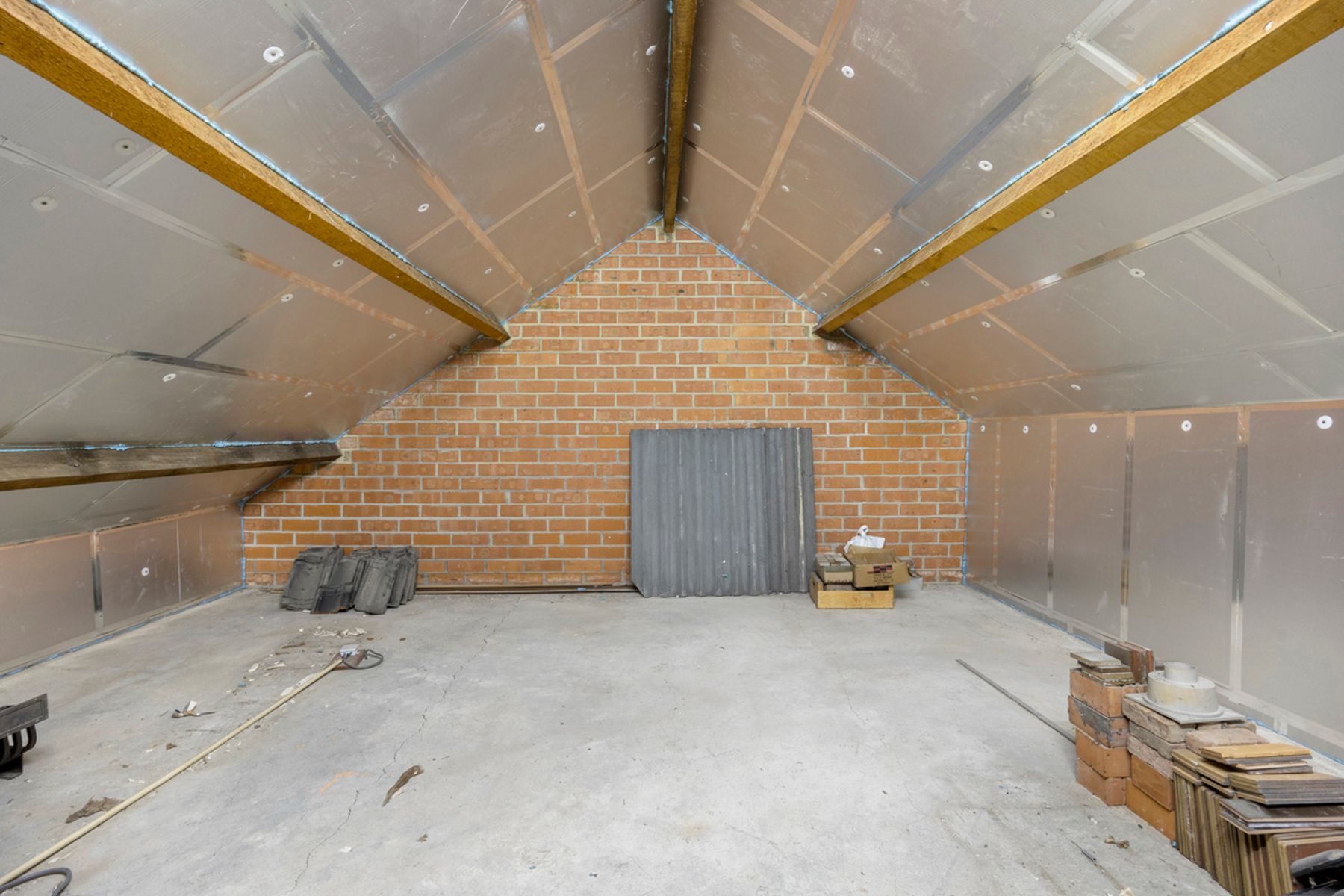 Exclusieve villa met grote loodsen combineer werken en wonen foto 27