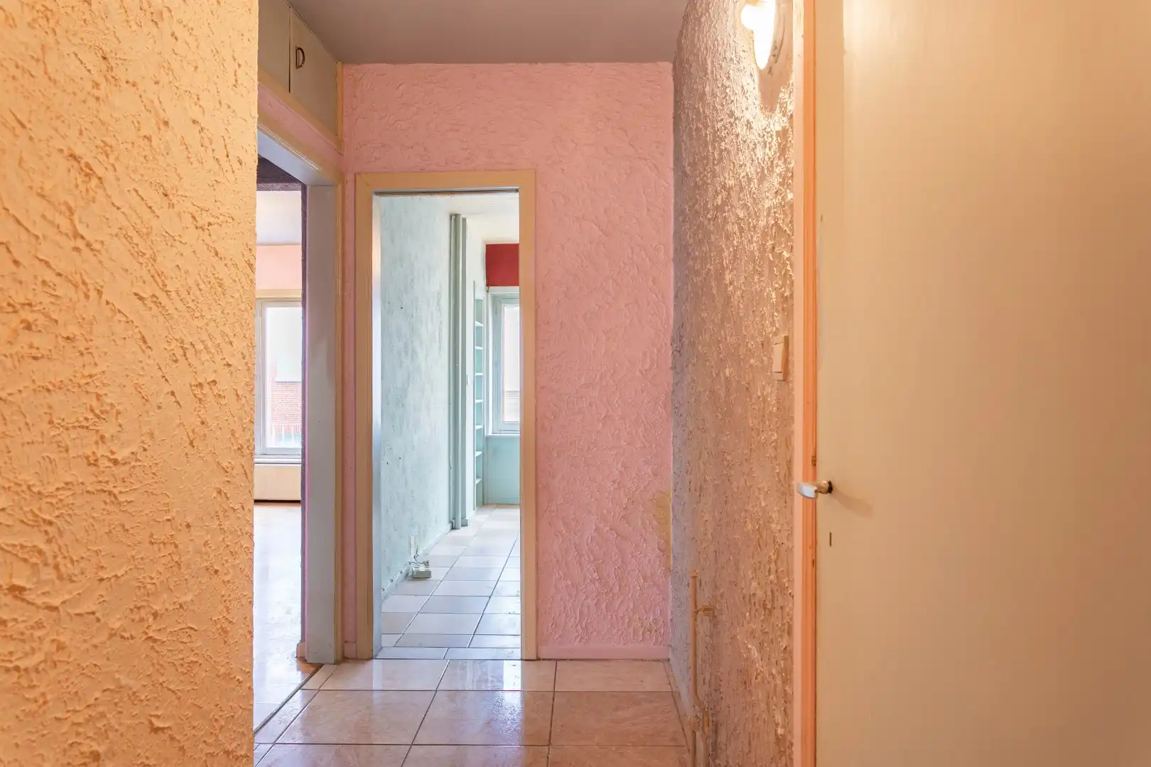 Te renoveren appartement met 1 slaapkamer, terras en kelderberging in Ganshoren foto 4