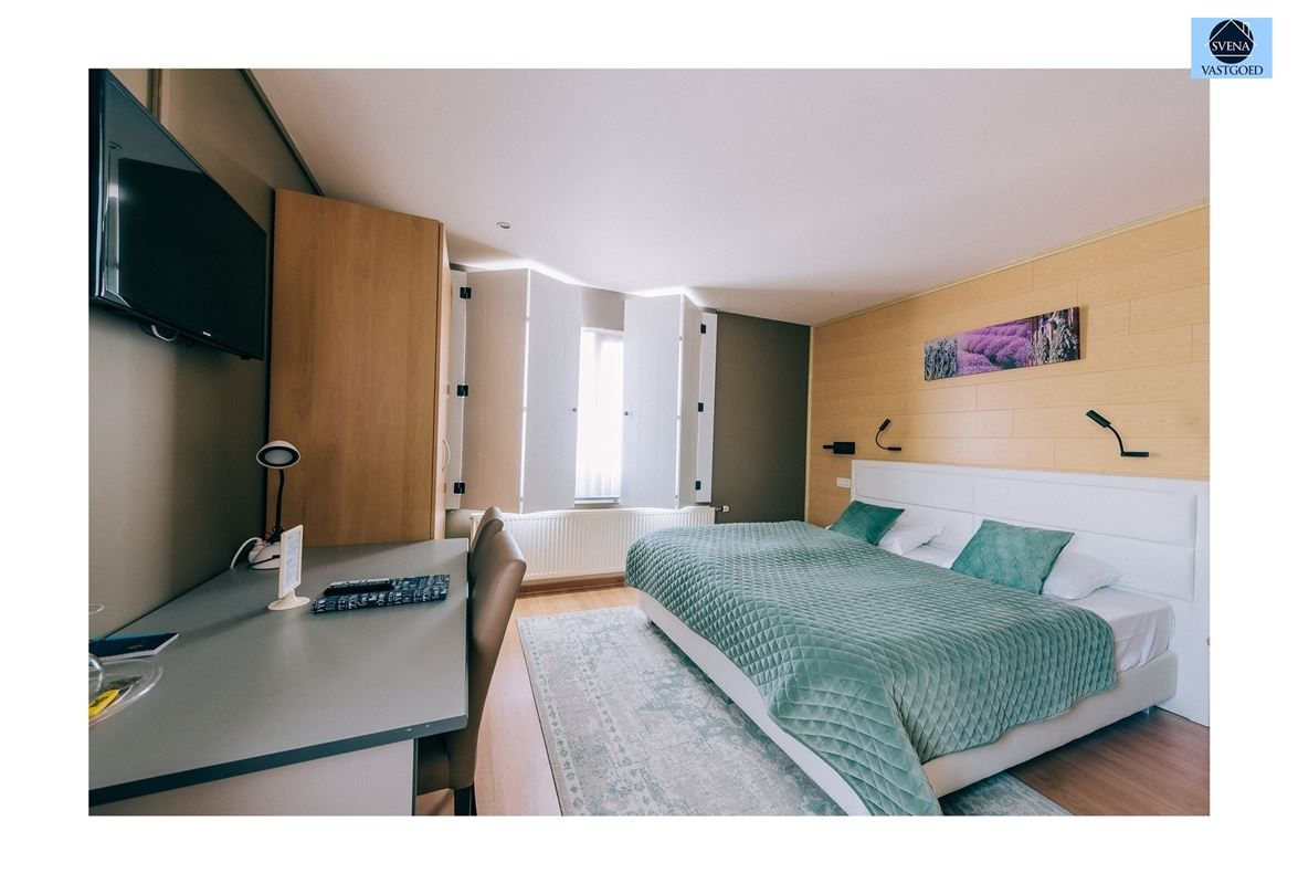 ZEER GOED GELEGEN, GOED DRAAIENDE HORECAZAAK TE VOORDE foto 17