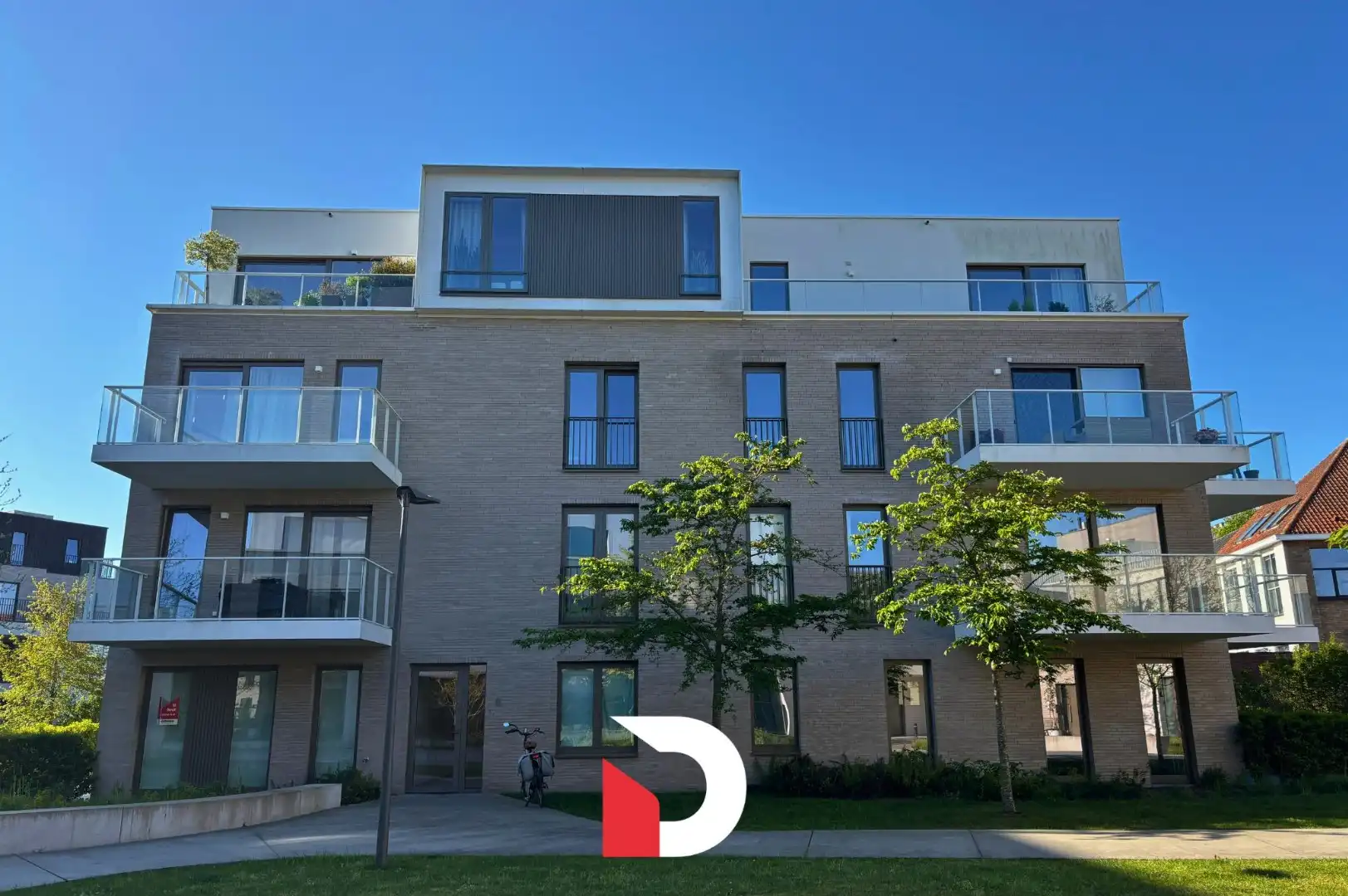 Lichtrijk gelijkvloers appartement met twee slaapkamers en 55 m² terras.  foto 12