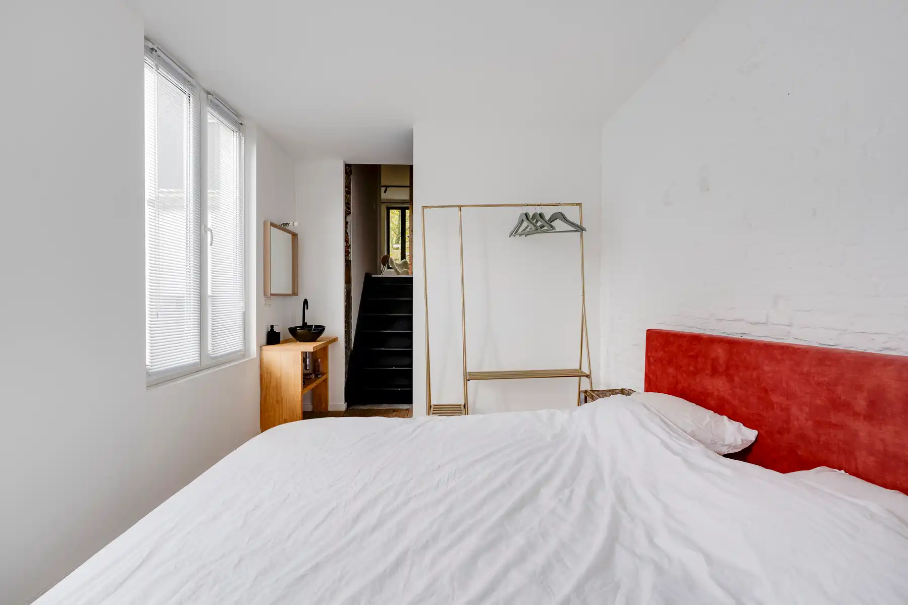 Bemeubelde cityloft met terras op het hippe Zuid foto 8