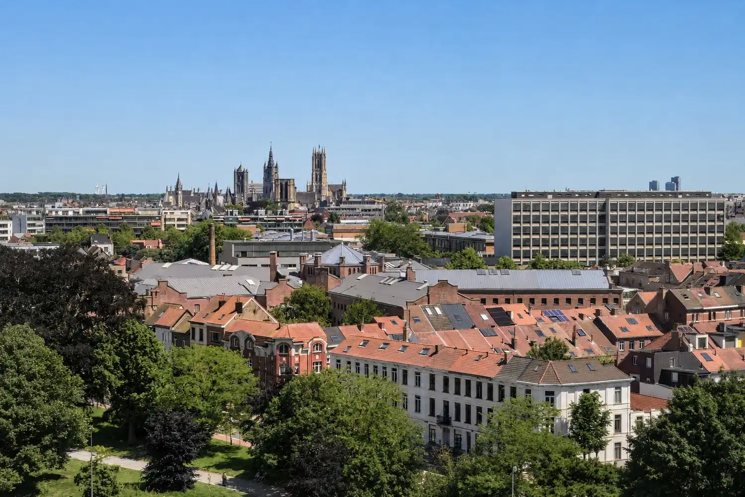 Hoogwaardig gerenoveerd appartement met 3 slaapkamers en uitzicht over Gent foto 5