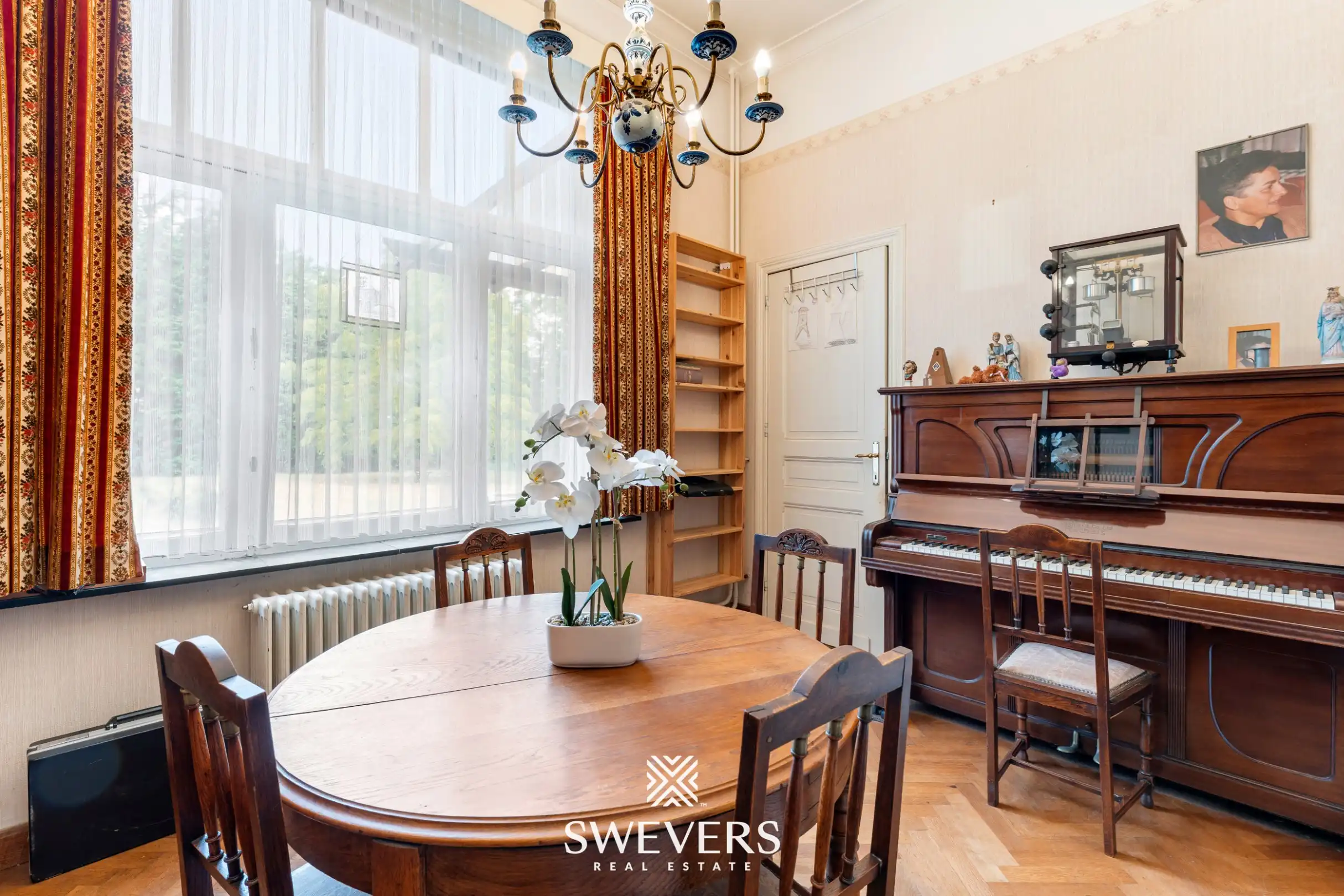 Karaktervolle herenwoning op knap perceel (20are) tegenover be-MINE foto 12