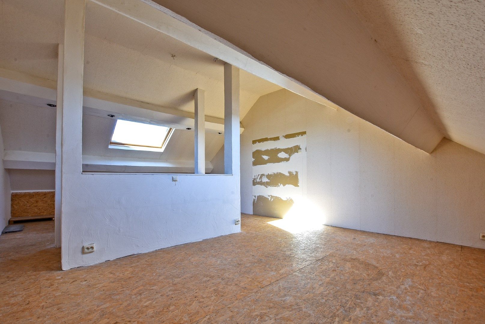 Charmante woning met opslagplaats in centrum Diksmuide! foto 12