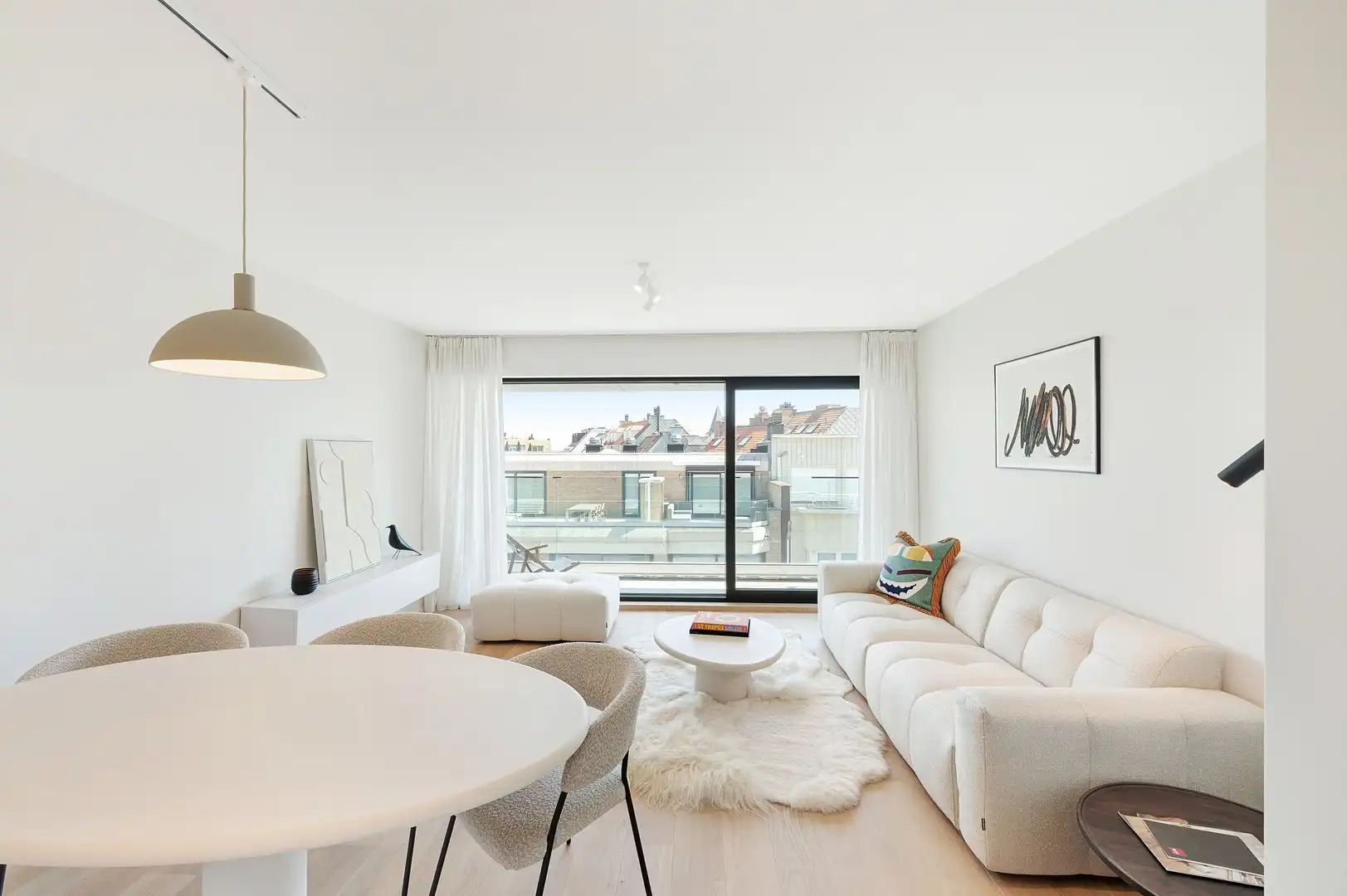 Volledig gerenoveerd appartement met zuidgericht terras heel centraal gelegen op de Kustlaan. foto 13