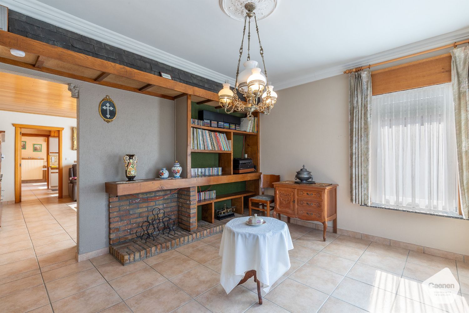 UITNODIGENDE BUNGALOW met 3 mooie slaapkamers, garage en een perceel van 1238 m² foto 10