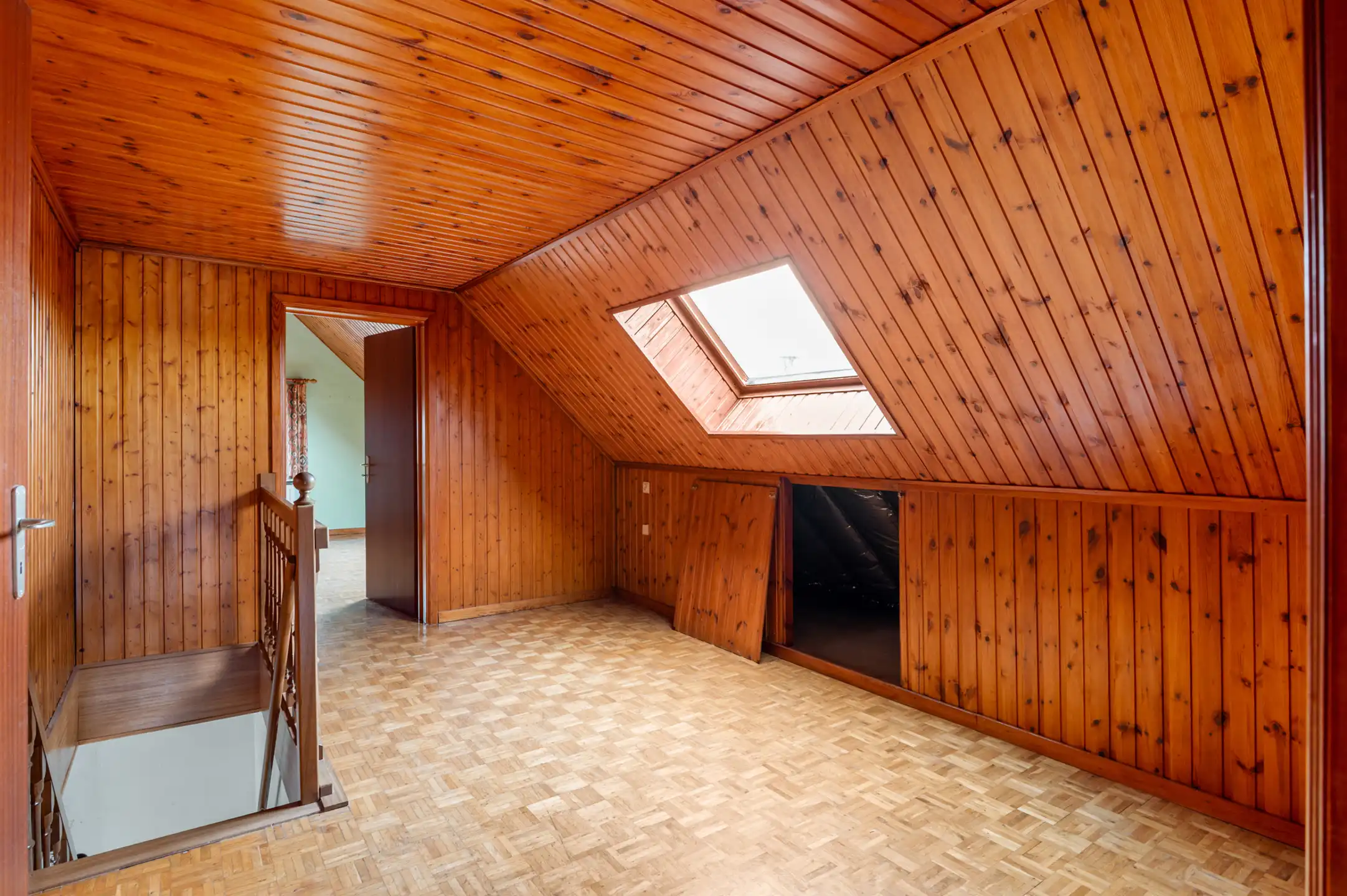 Charmante woning met grote tuin foto 20