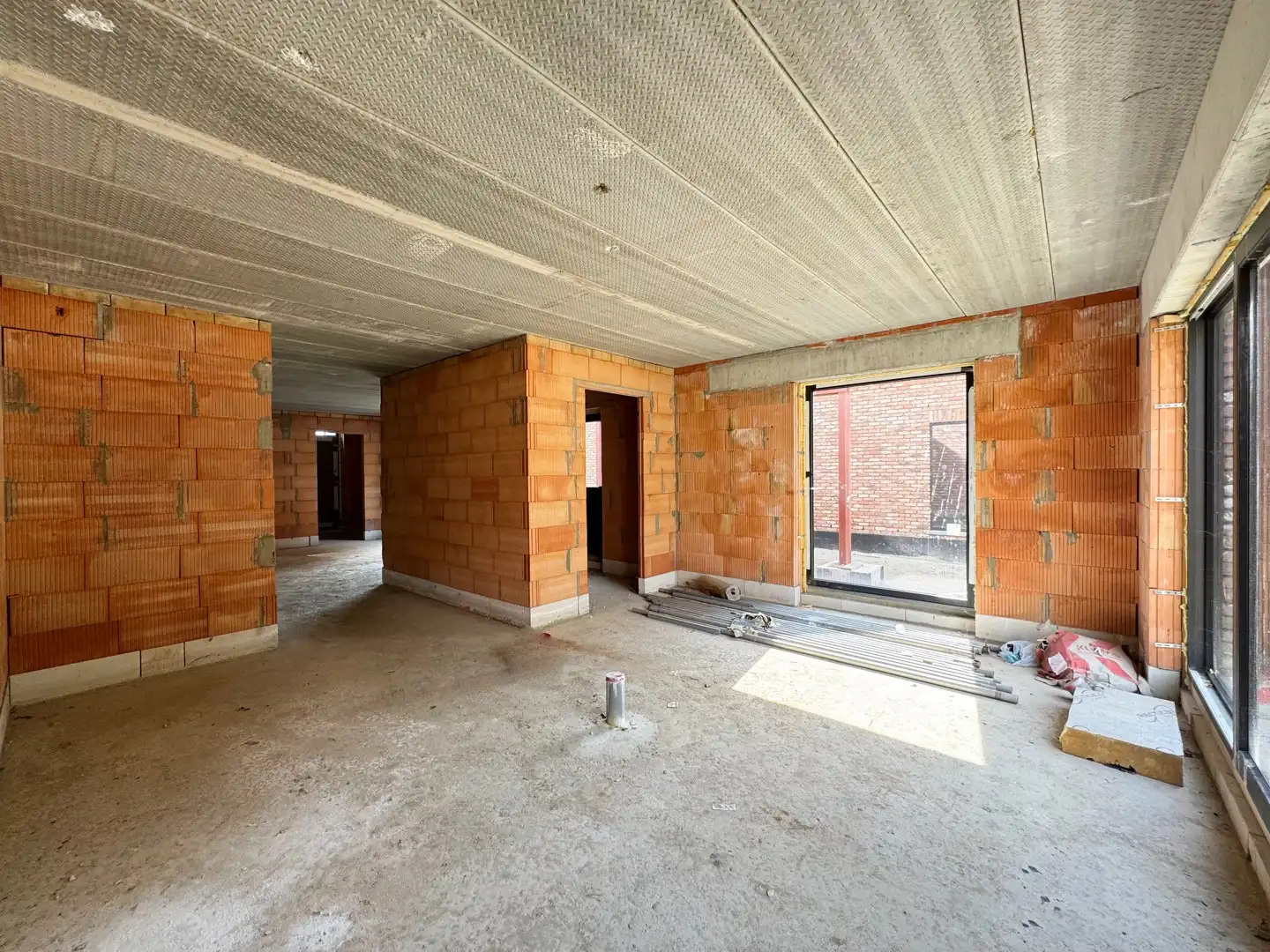 Casco woning in landelijke pastorijstijl met zuidgerichte tuin en 210 m² woonoppervlakte foto 3