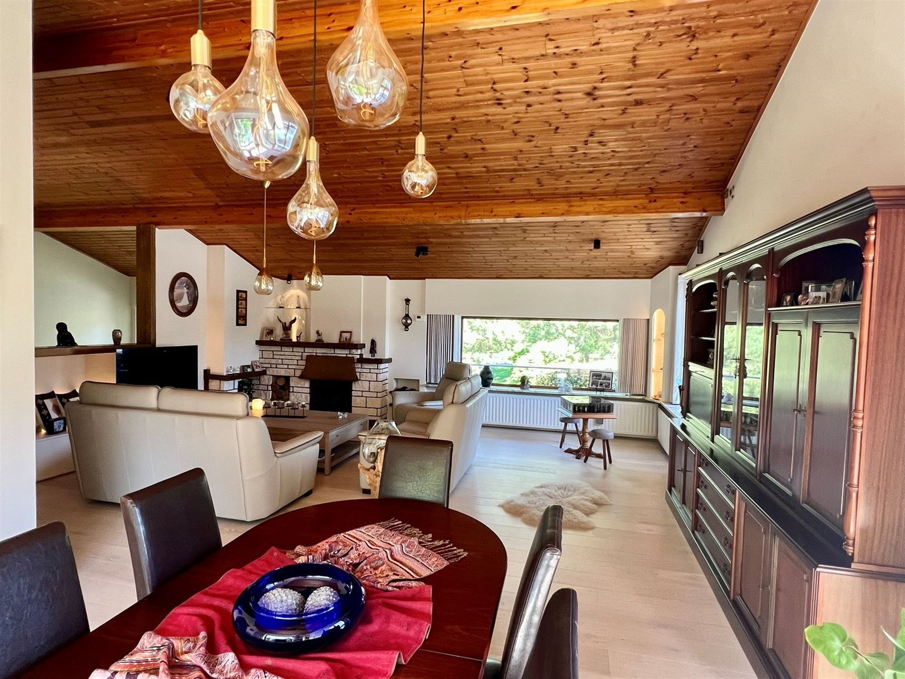 Karaktervolle en ruime villa met prachtige tuin foto 7