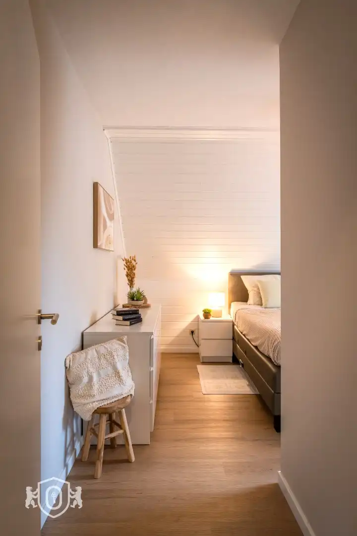 Halfopen 4-slpkr woning met tuin & garage foto 21