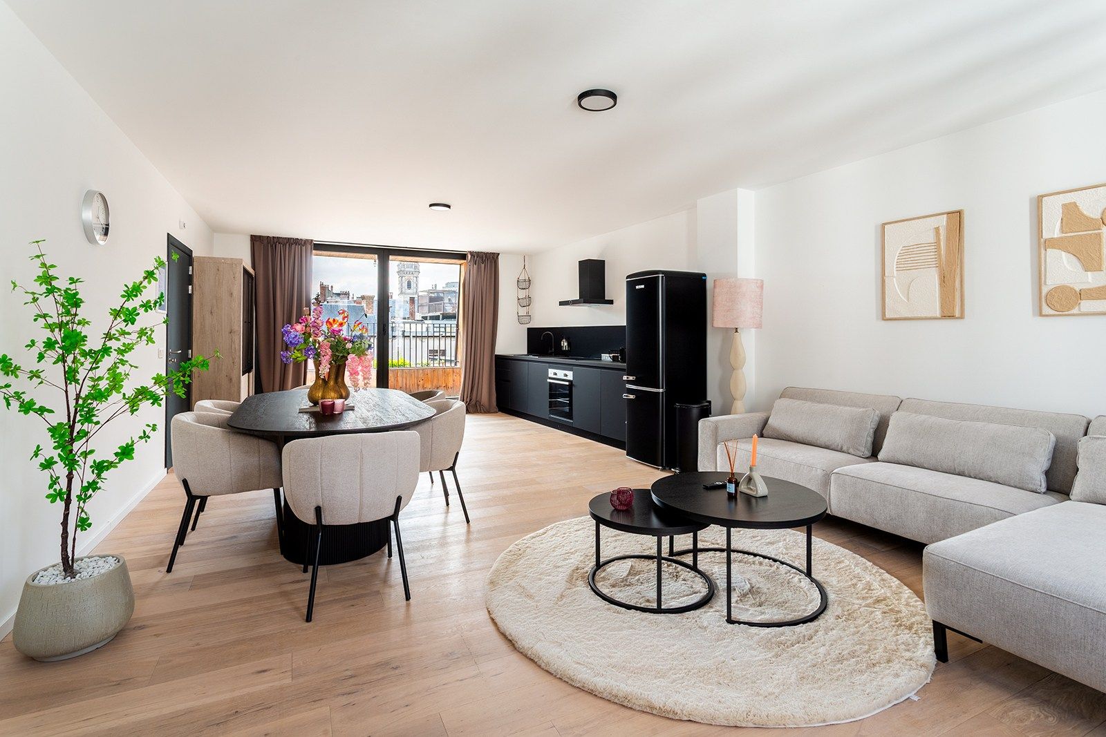 Lichtrijk nieuwbouwappartement in hartje Antwerpen foto {{pictureIndex}}