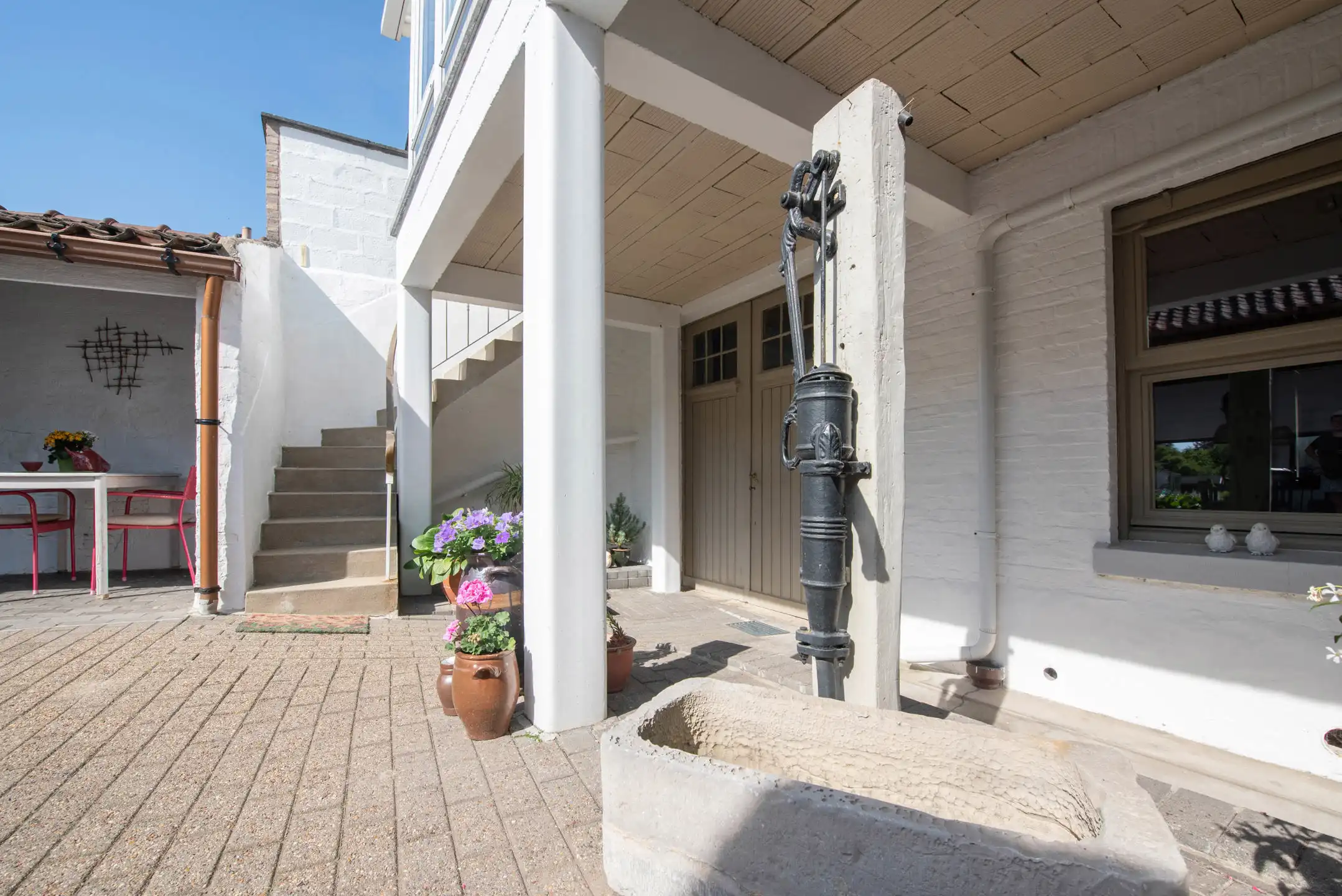Karaktervolle woning met prachtige koer te Zussen foto 5