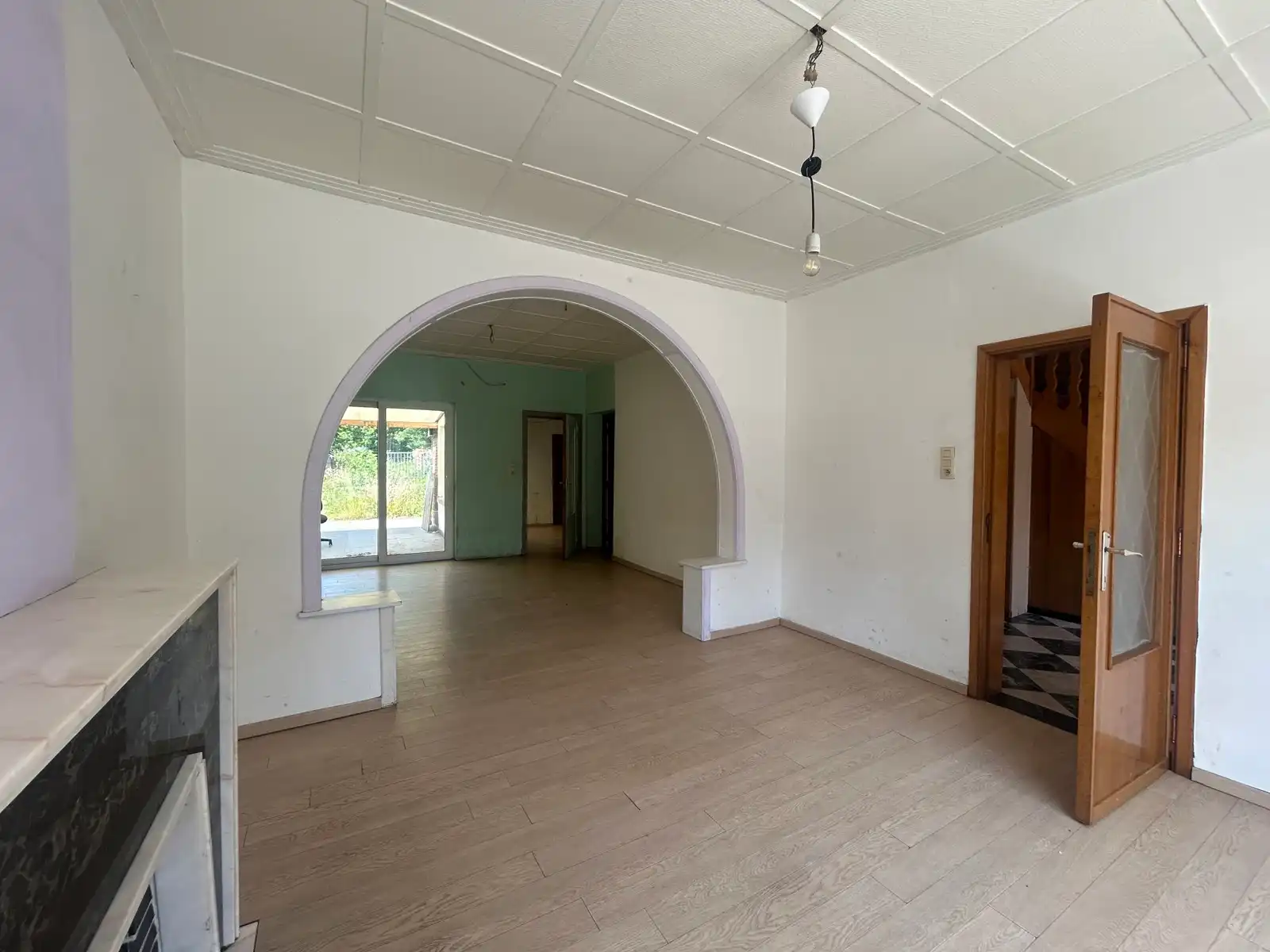 Op te frissen/ te renoveren woning nabij verbindingswegen foto 5