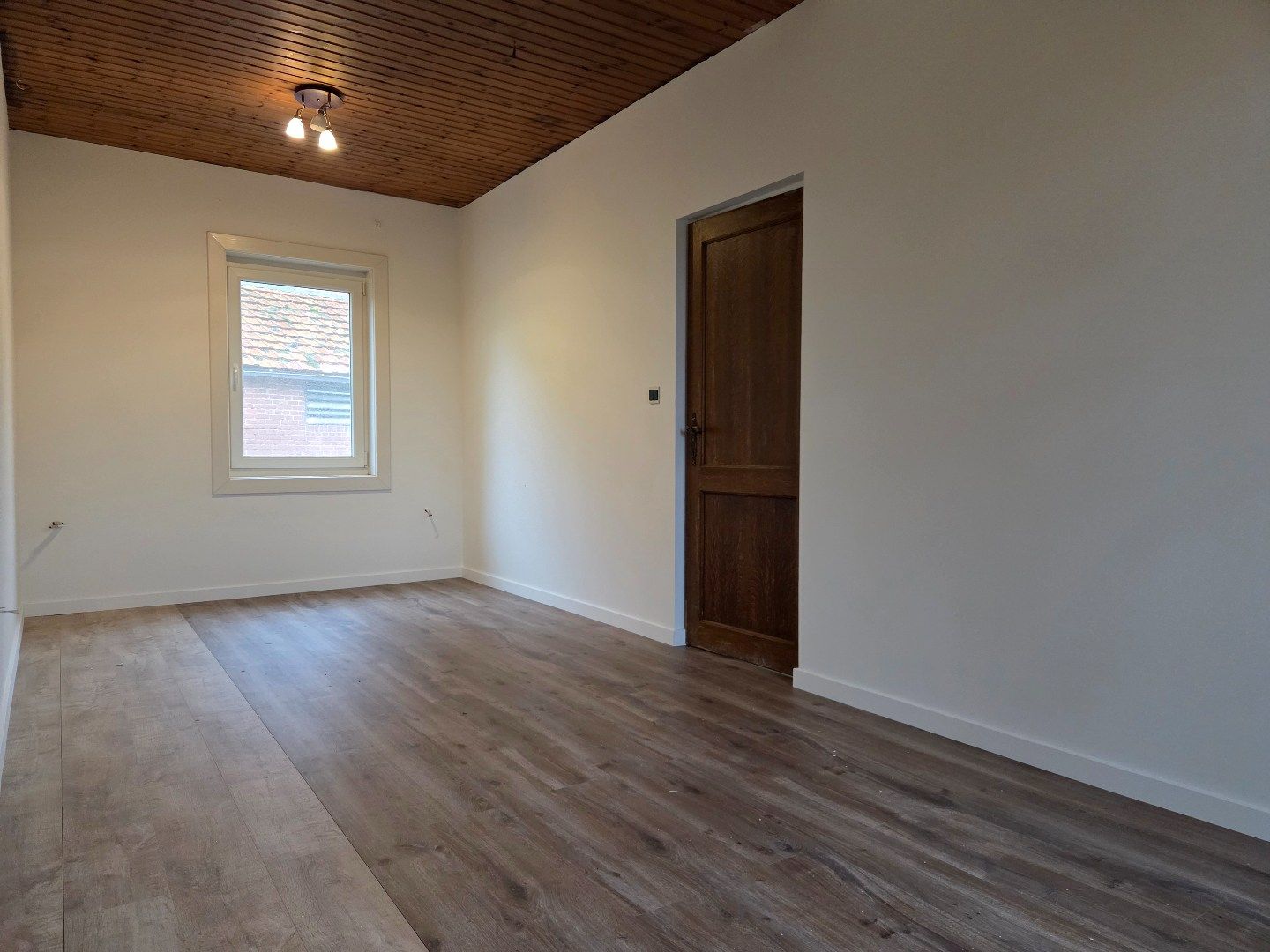 Woning met 3 slpks, schuur met 3 stallen en weiland op 2.288 m² nabij Geel-centrum ! foto 16