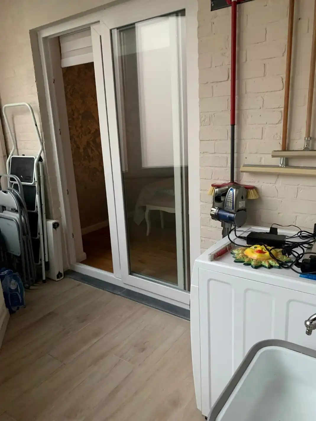 Gemeubeld tweeslaapkamerappartement met terras vlak aan de Zeedijk Oostende foto 17