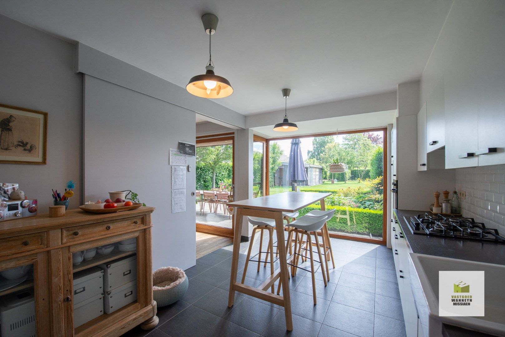 Recente instapklare woning met 3 slpk op perceel van 687m2 in centrum Sint-Jan (Wingene) foto 12