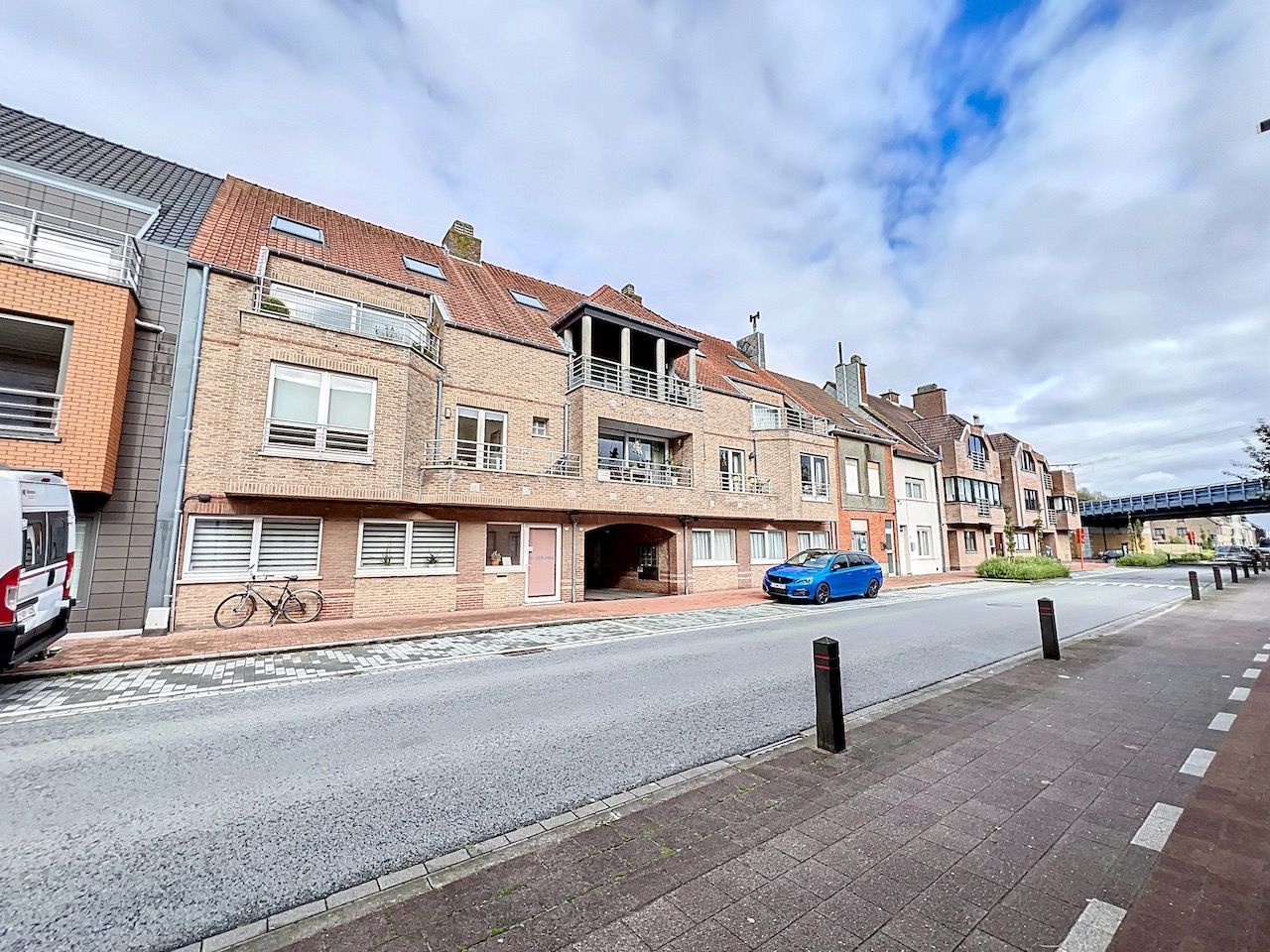 Gesloten garagebox ter hoogte van de Westkapellestraat in Heist foto 2