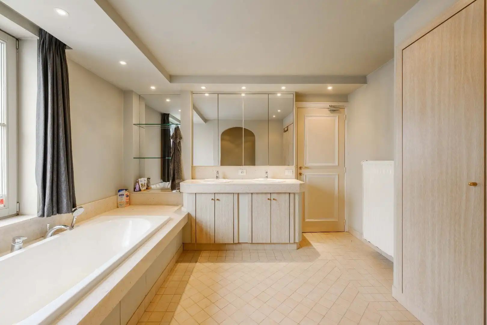 PRACHTIGE HERENWONING MET HEDENDAAGS MODERN COMFORT  foto 11