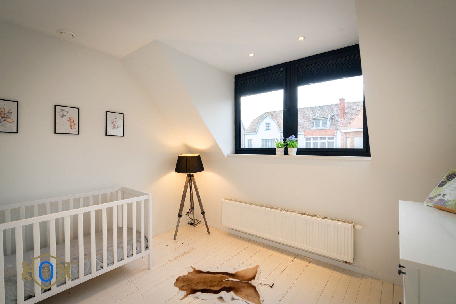 Halfopen 3-slpkr woning met tuin & carport foto 19