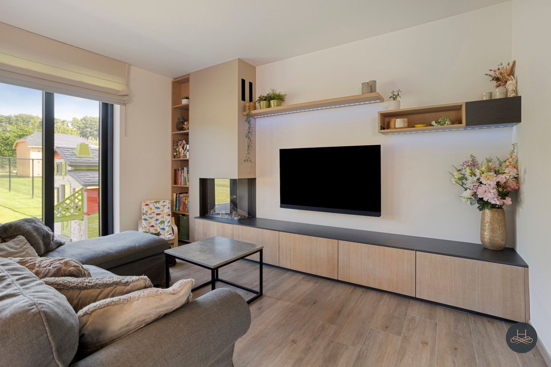 Recente moderne halfopen woning met zicht op groen foto 6