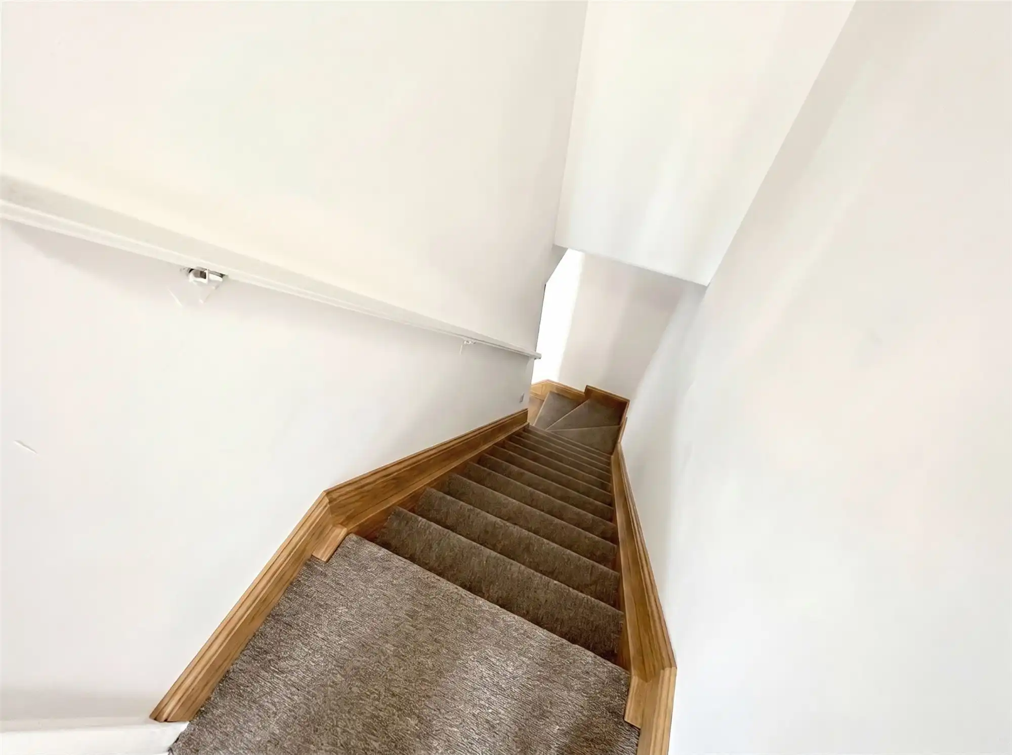 Totaal gerenoveerde (handels) woonst met duplexwoning foto 14