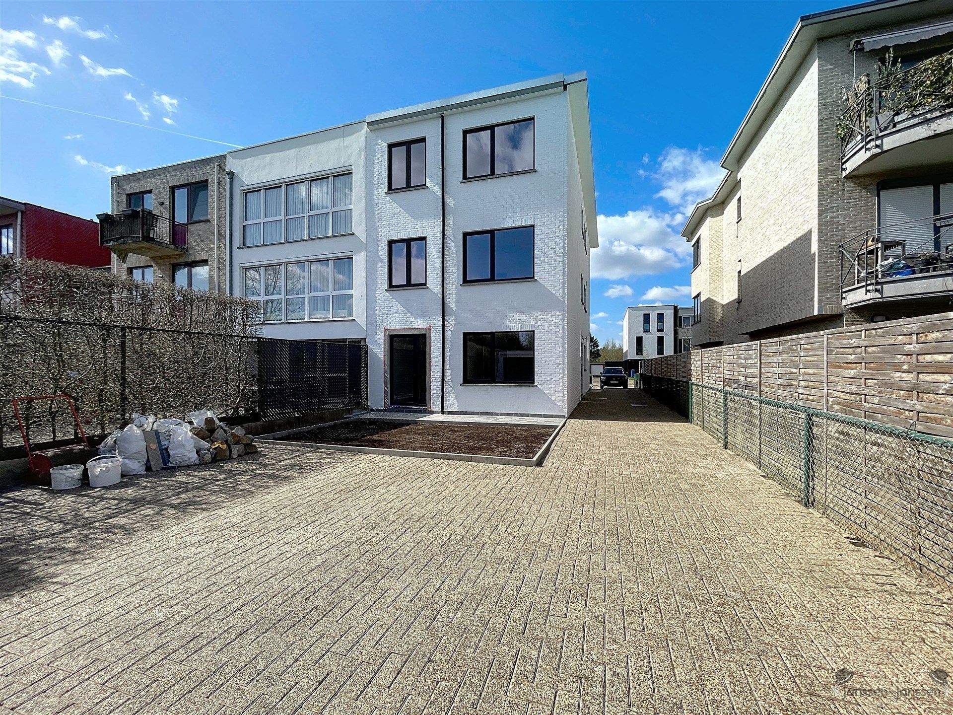 Kleinschalig appartementsgebouw (3 app.) met garageboxen en tuin in Brasschaat foto 12