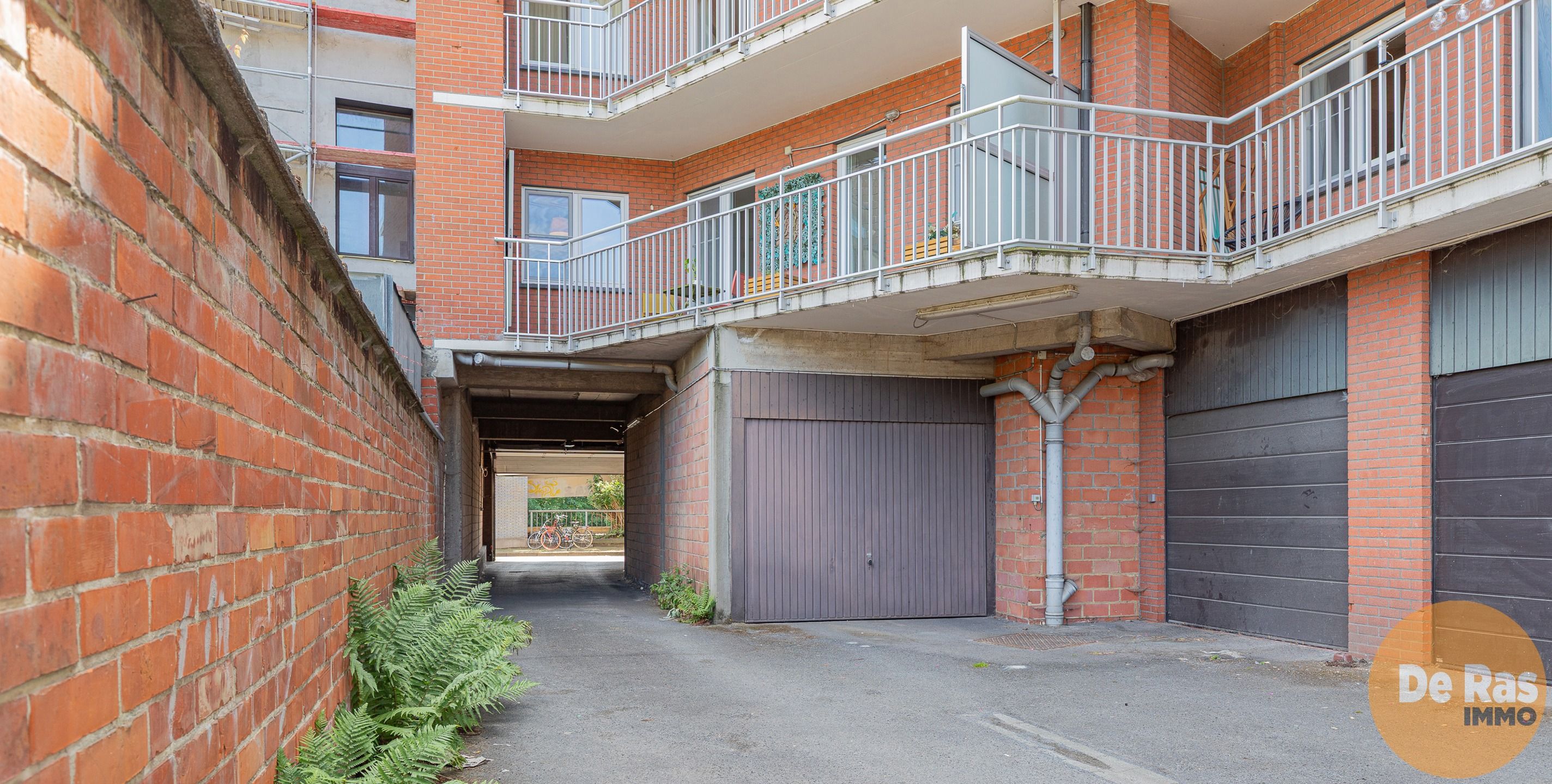 GENT - Instapklaar 4 slaapkamer appartement op 1ste verdiep foto 22