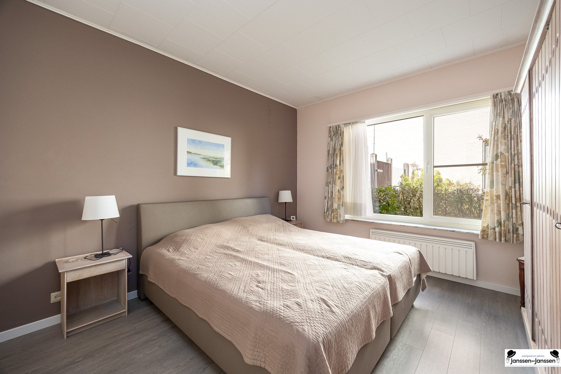 Verrassend ruime villa met ZW-gerichte tuin!  foto 12